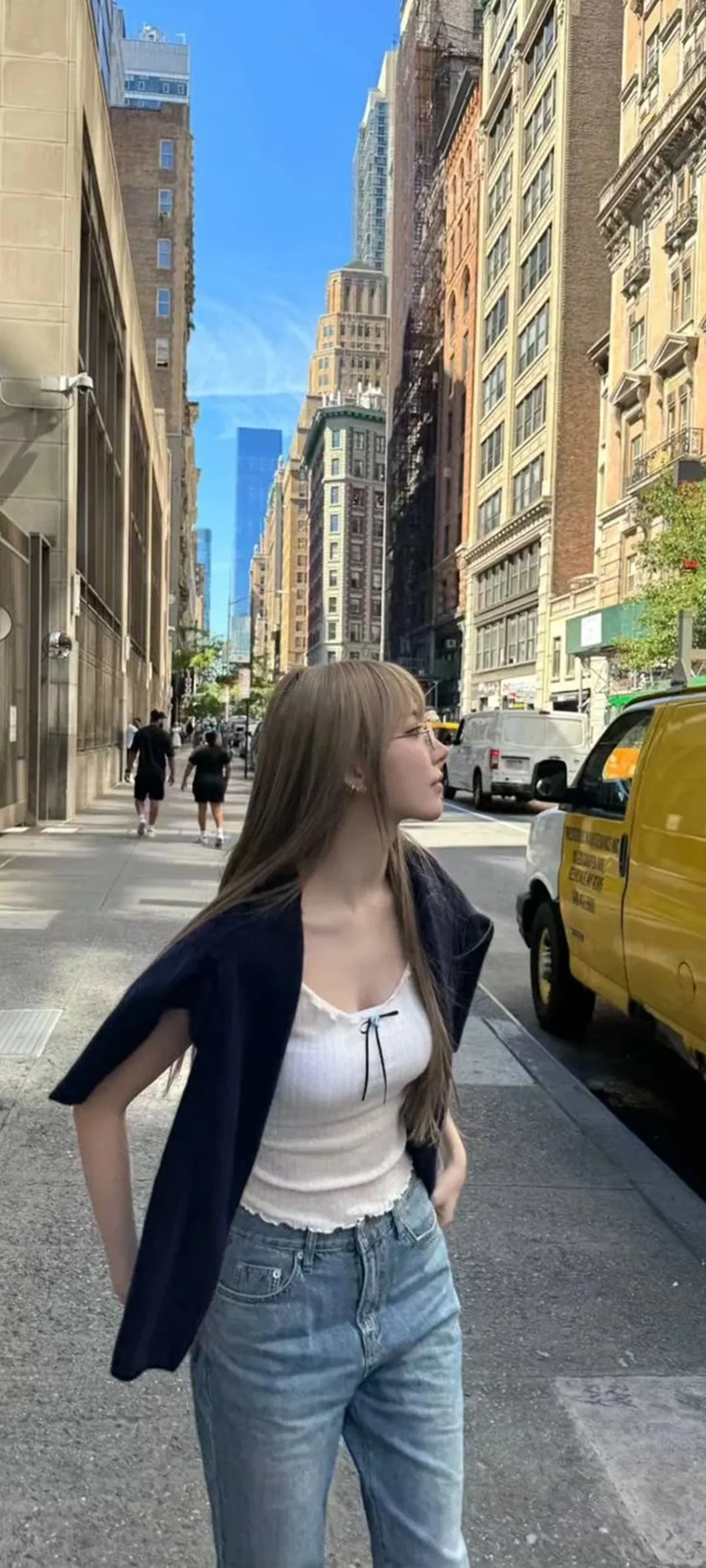 Fond d'écran de verrouillage mobile Sakura Miyawaki 4K HD télécharger — IZ*ONE, LE SSERAFIM