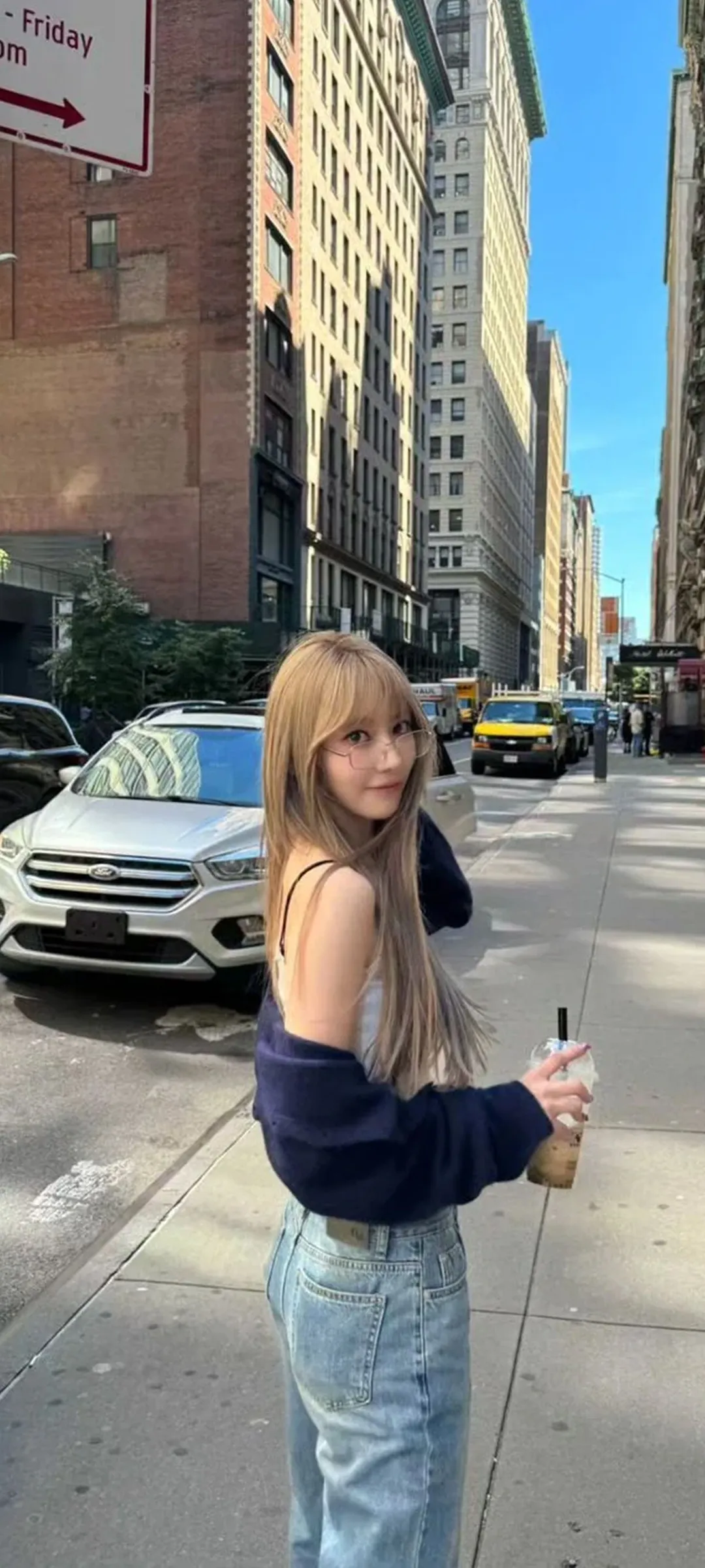 Fond d'écran de verrouillage mobile Sakura Miyawaki 4K HD télécharger — IZ*ONE, LE SSERAFIM