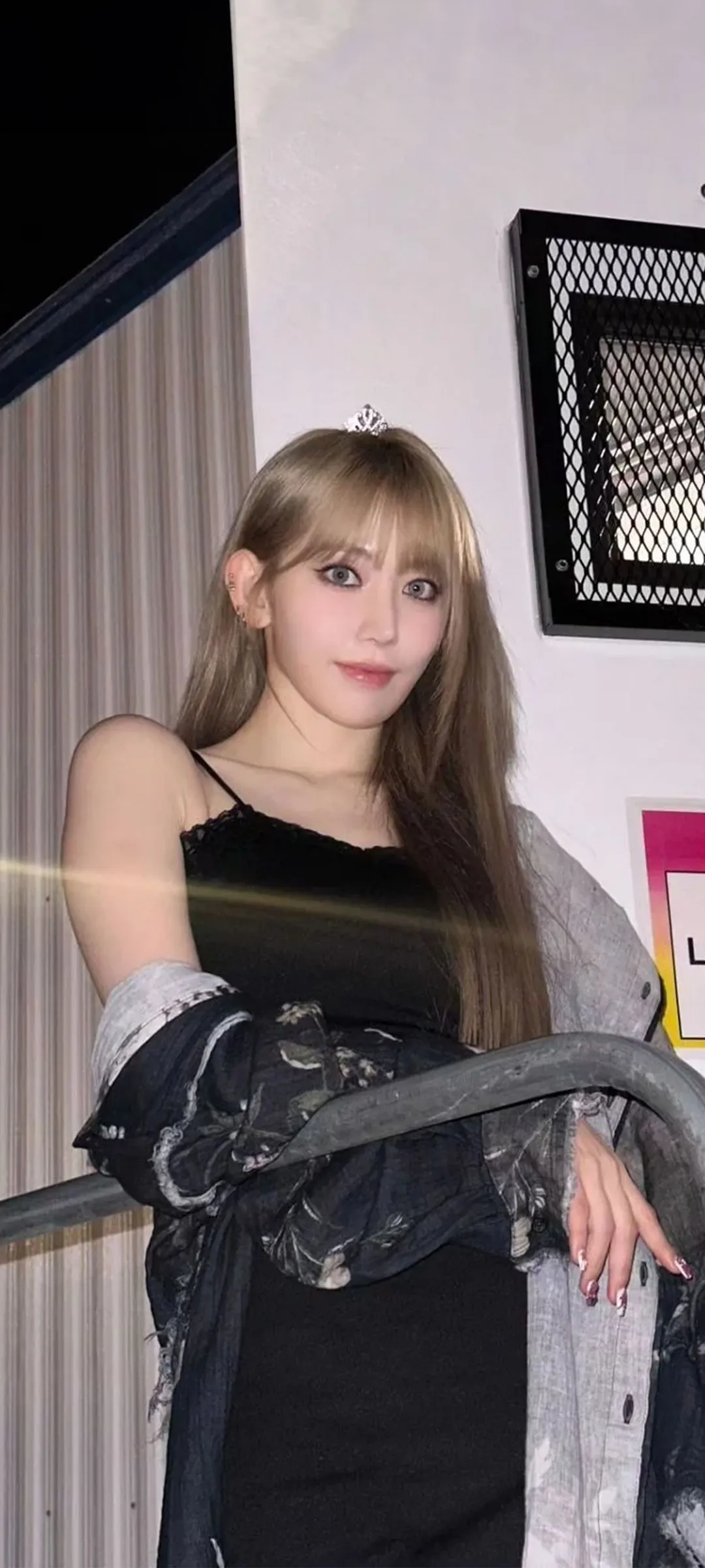 Fond d'écran de verrouillage mobile Sakura Miyawaki 4K HD télécharger — IZ*ONE, LE SSERAFIM