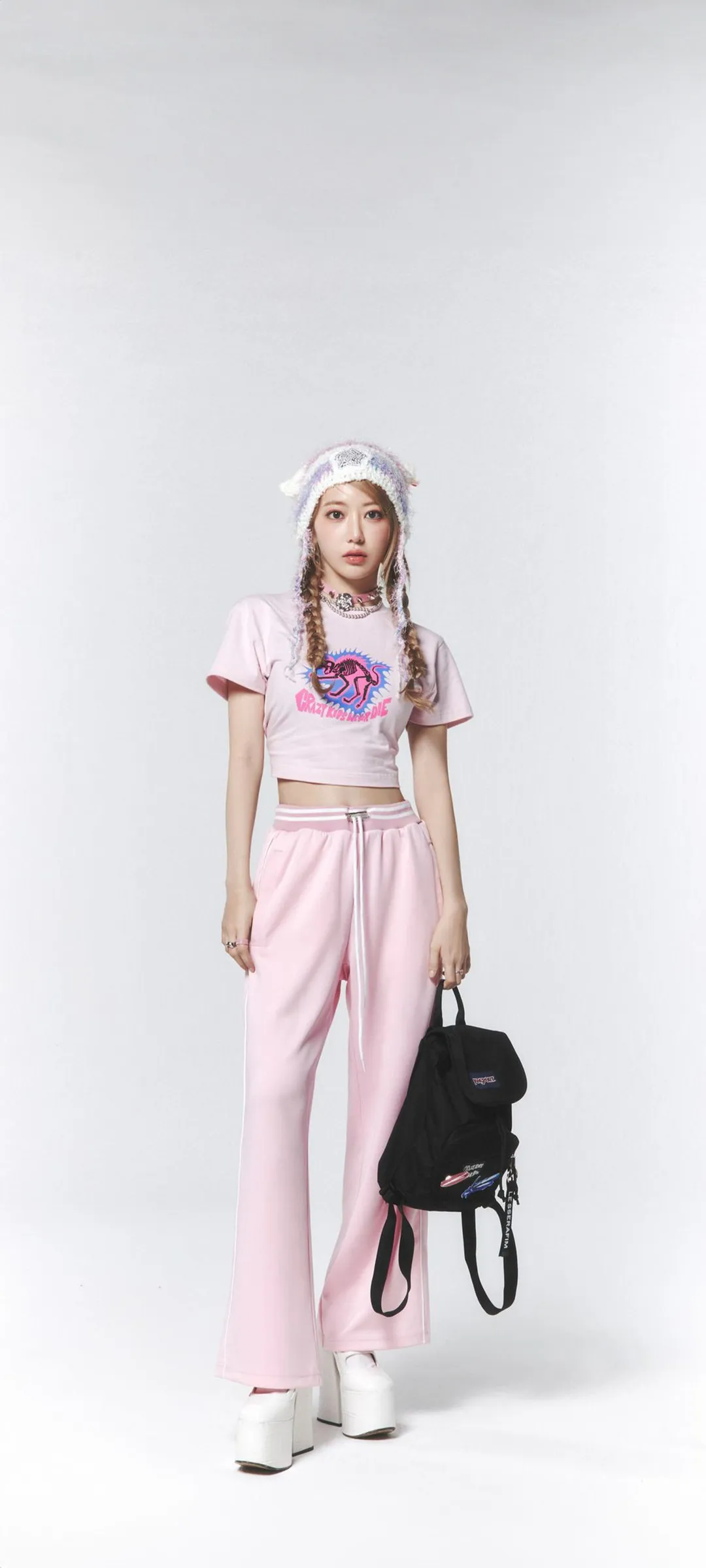 Fond d'écran de verrouillage mobile Sakura Miyawaki 4K HD télécharger — IZ*ONE, LE SSERAFIM