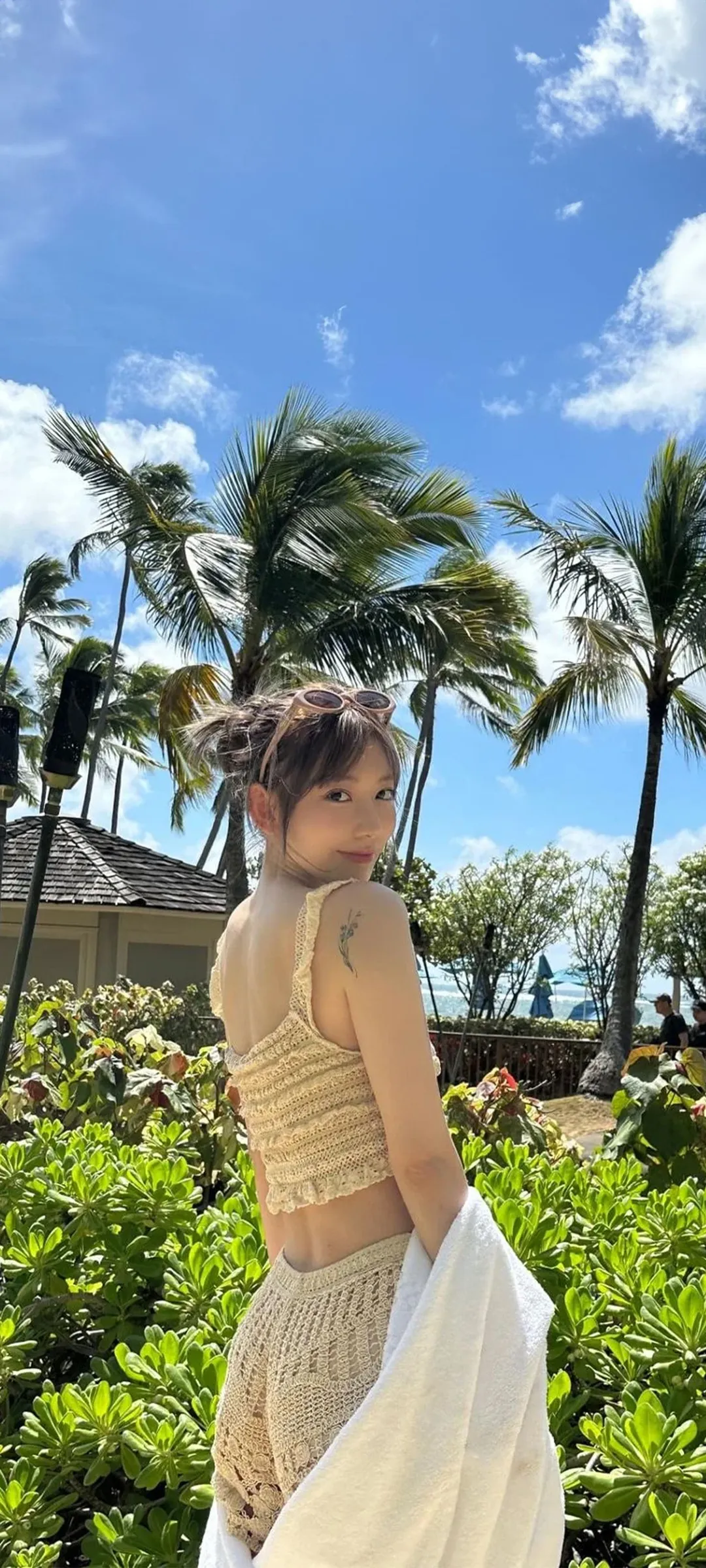 Fond d'écran de verrouillage mobile Sakura Miyawaki 4K HD télécharger — IZ*ONE, LE SSERAFIM
