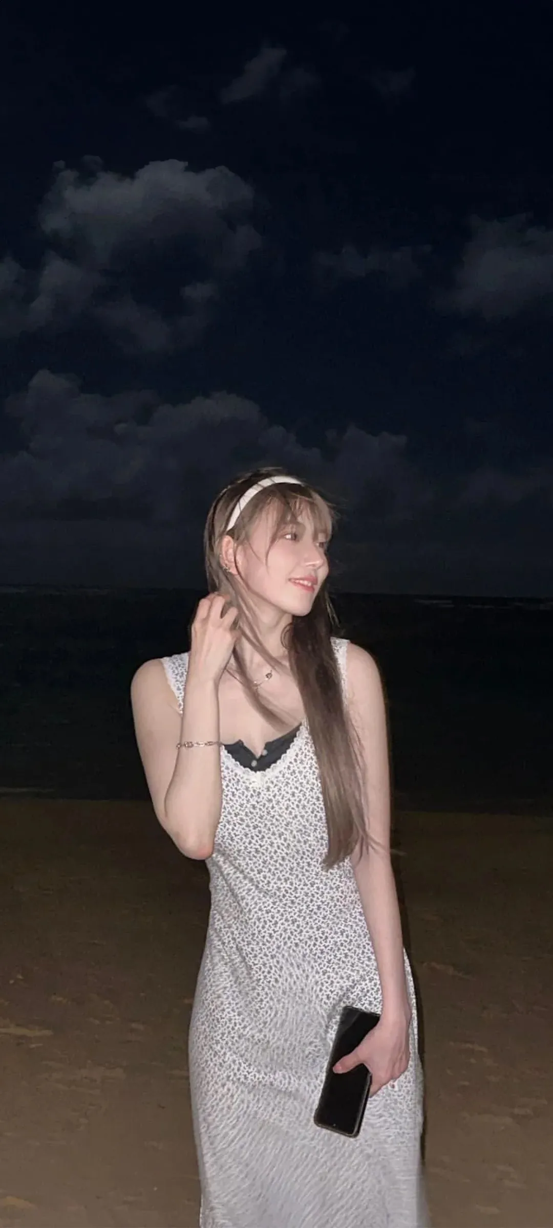 Fond d'écran de verrouillage mobile Sakura Miyawaki 4K HD télécharger — IZ*ONE, LE SSERAFIM
