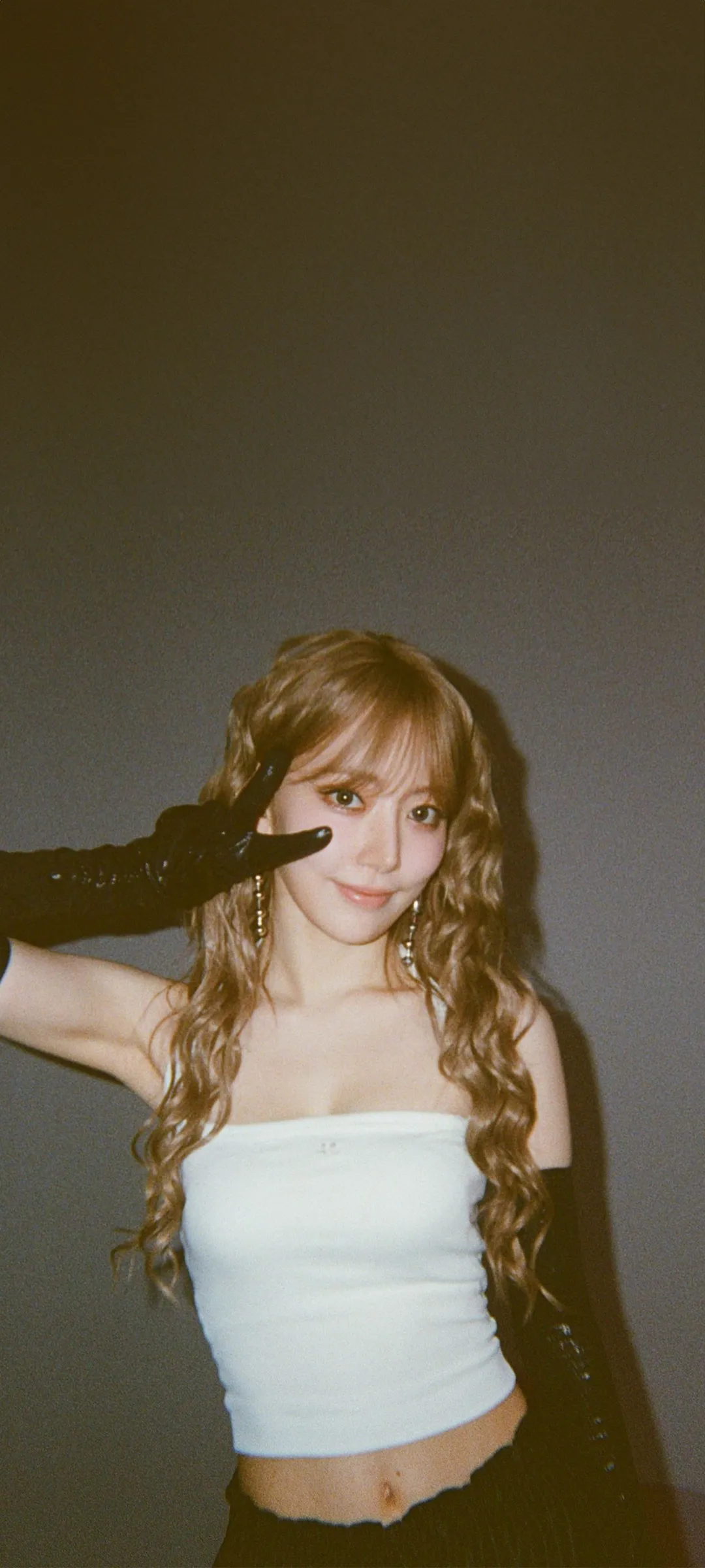 Fond d'écran de verrouillage mobile Sakura Miyawaki 4K HD télécharger — IZ*ONE, LE SSERAFIM