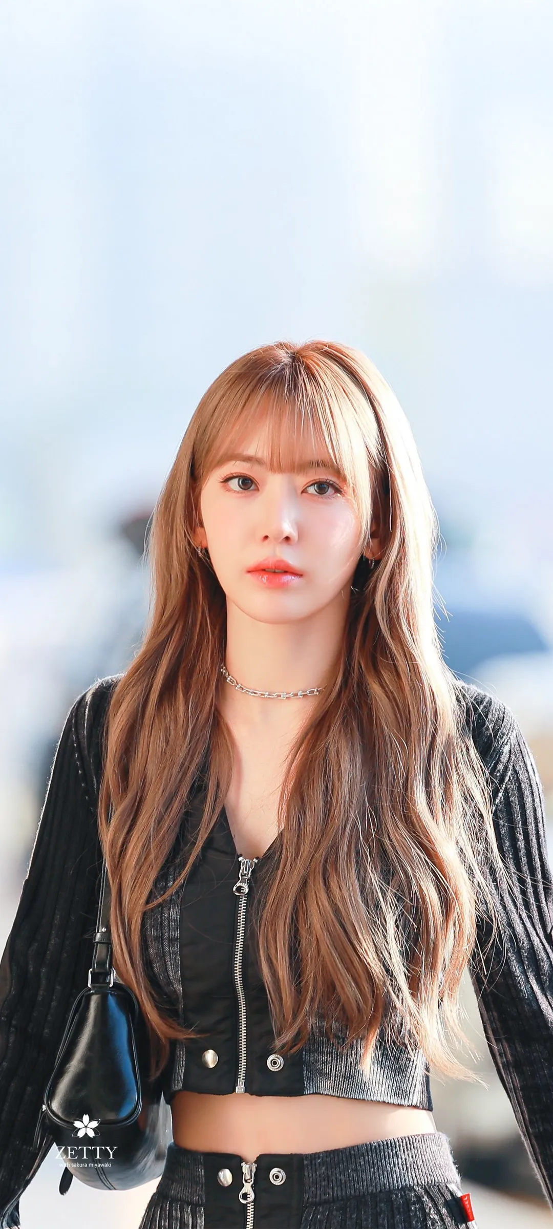 Fond d'écran de verrouillage mobile Sakura Miyawaki 4K HD télécharger — IZ*ONE, LE SSERAFIM