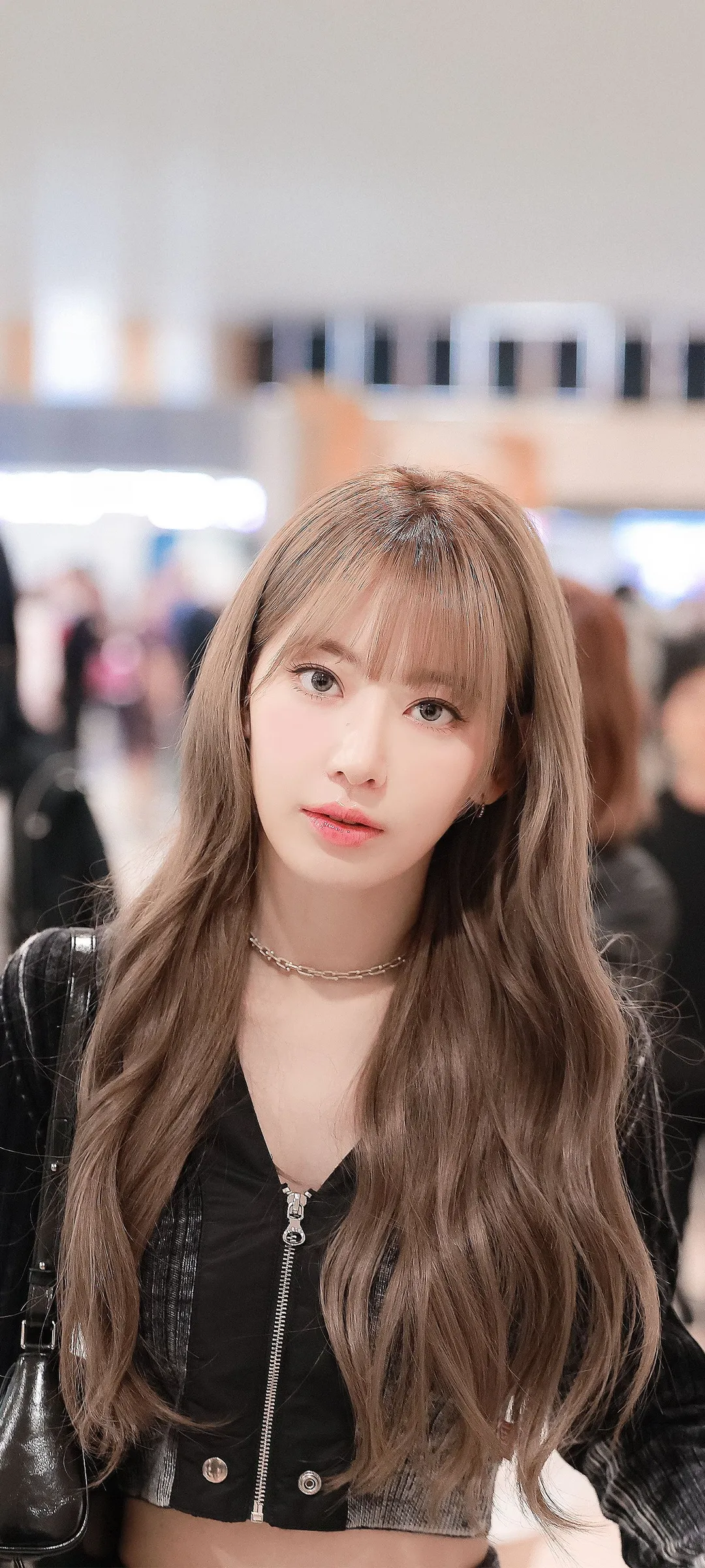 Fond d'écran de verrouillage mobile Sakura Miyawaki 4K HD télécharger — IZ*ONE, LE SSERAFIM