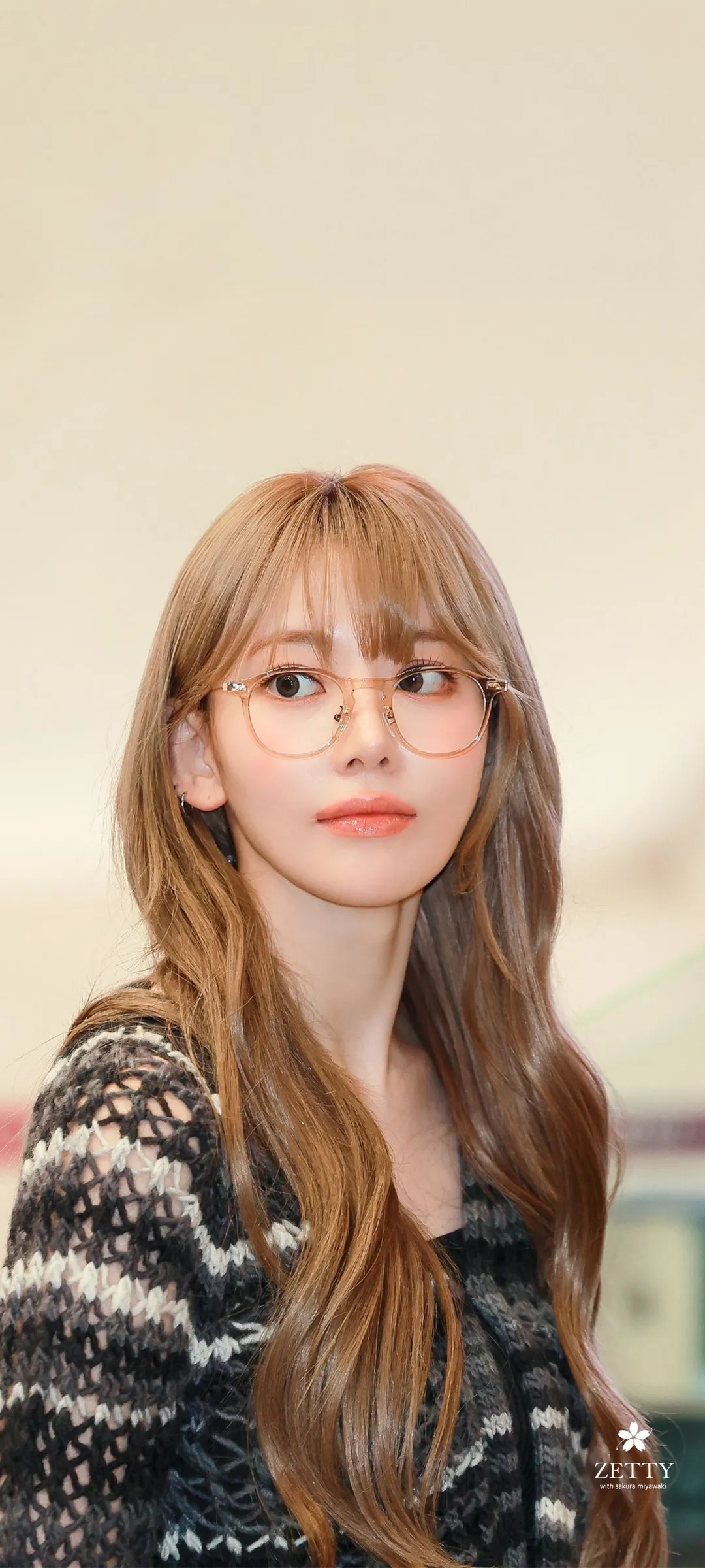 Fond d'écran de verrouillage mobile Sakura Miyawaki 4K HD télécharger — IZ*ONE, LE SSERAFIM