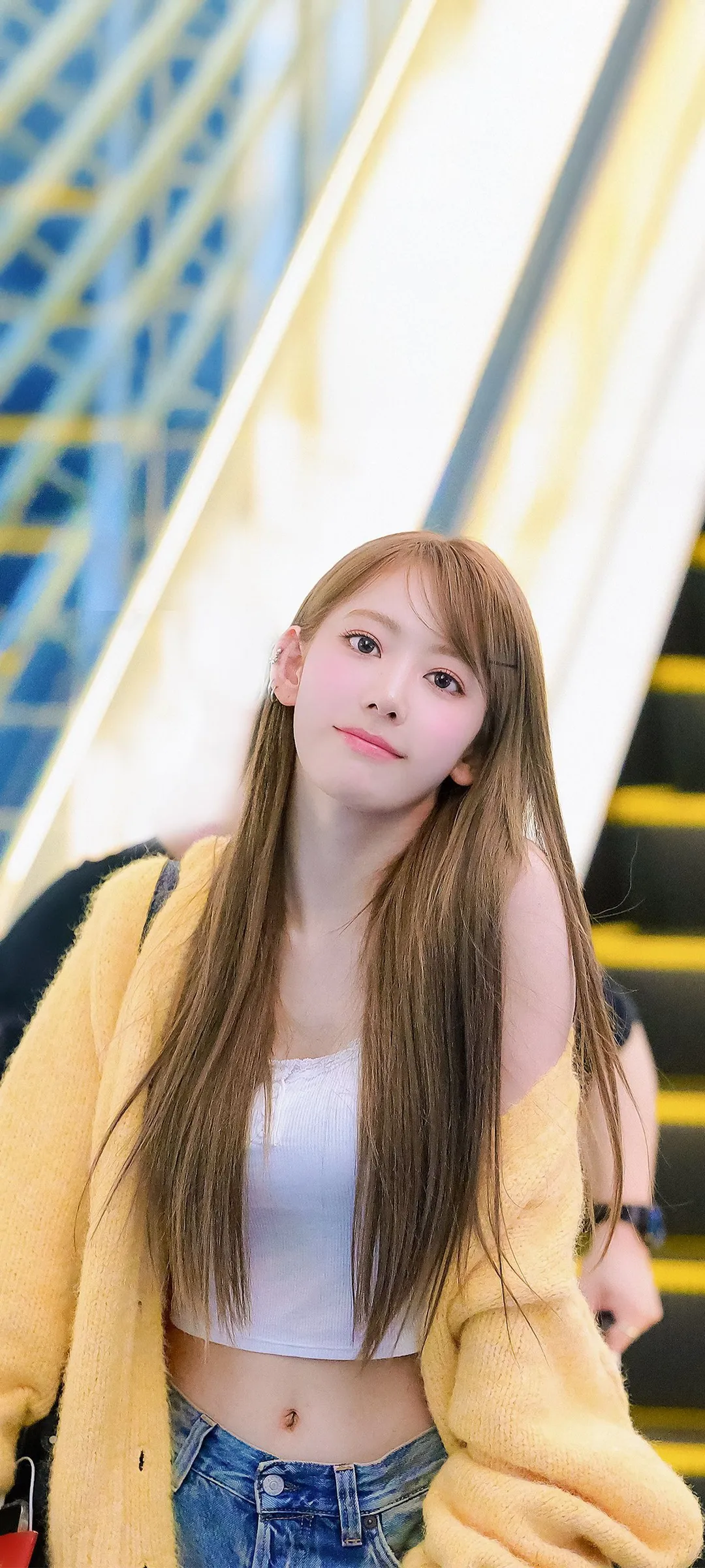 Fond d'écran de verrouillage mobile Sakura Miyawaki 4K HD télécharger — IZ*ONE, LE SSERAFIM