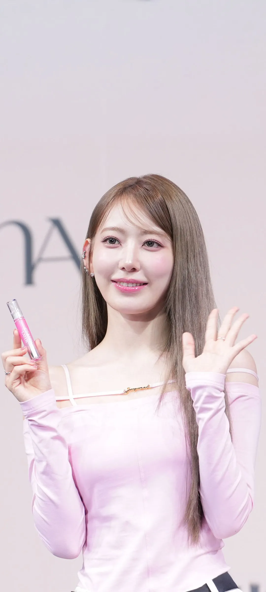 Fond d'écran de verrouillage mobile Sakura Miyawaki 4K HD télécharger — IZ*ONE, LE SSERAFIM
