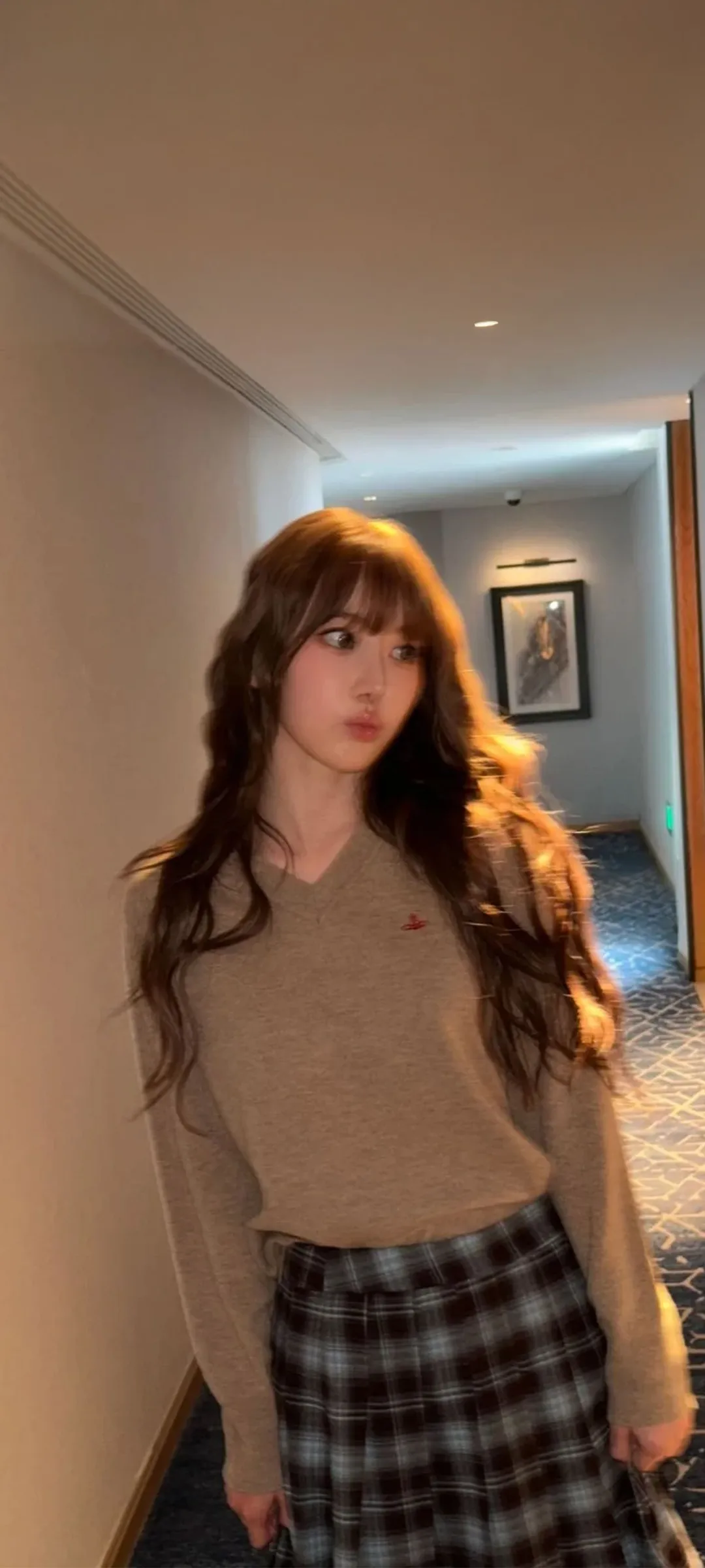 Fond d'écran de verrouillage mobile Sakura Miyawaki 4K HD télécharger — IZ*ONE, LE SSERAFIM