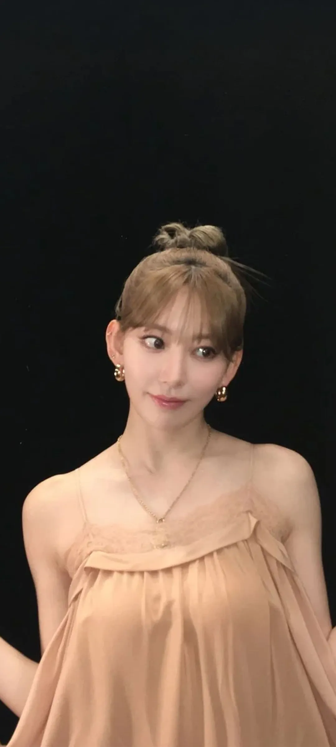 Fond d'écran de verrouillage mobile Sakura Miyawaki 4K HD télécharger — IZ*ONE, LE SSERAFIM