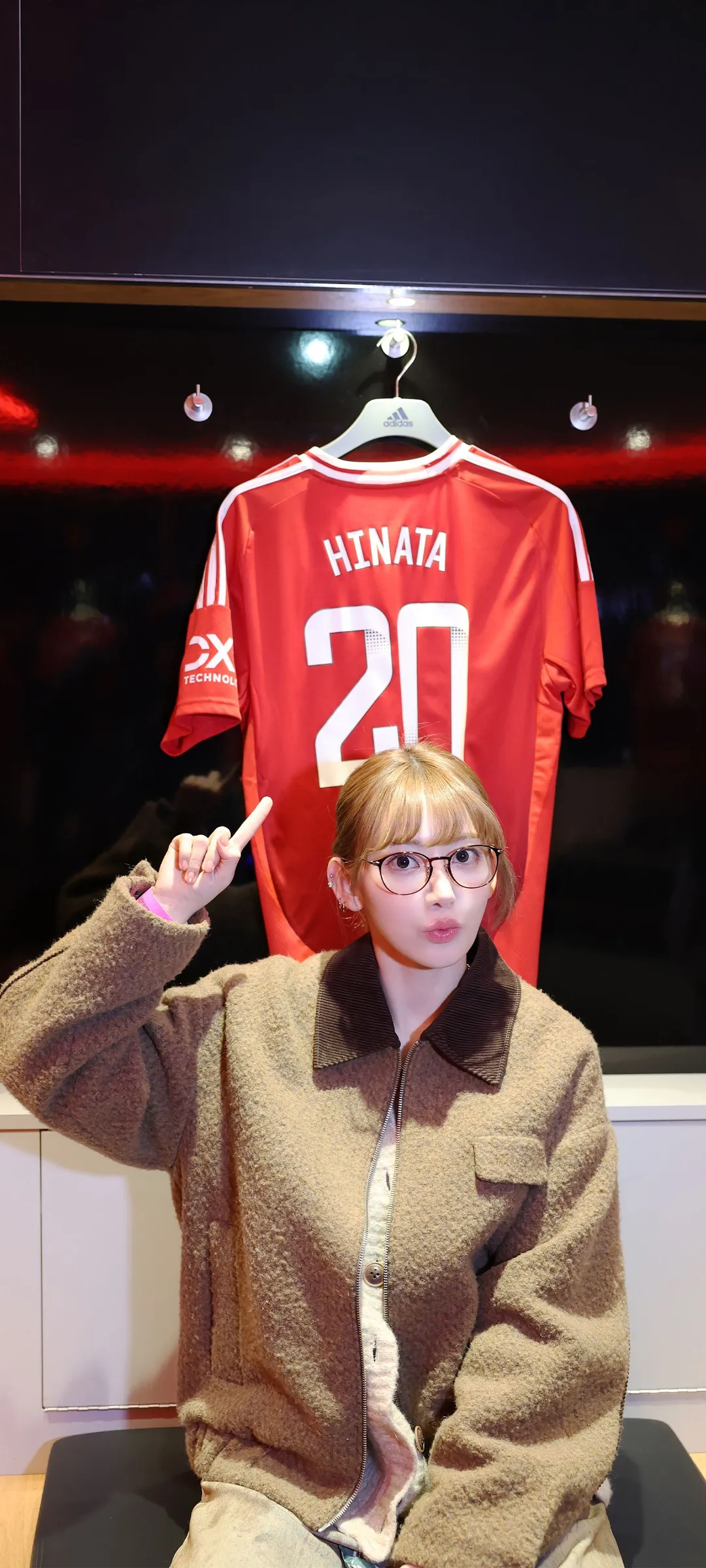 Fond d'écran de verrouillage mobile Sakura Miyawaki 4K HD télécharger — IZ*ONE, LE SSERAFIM