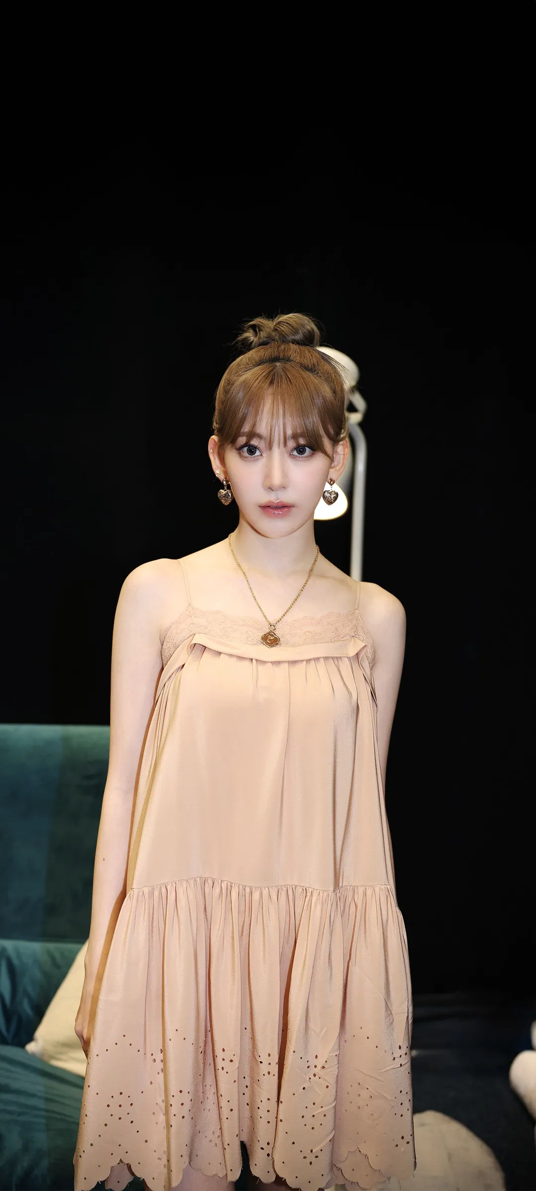 Fond d'écran de verrouillage mobile Sakura Miyawaki 4K HD télécharger — IZ*ONE, LE SSERAFIM