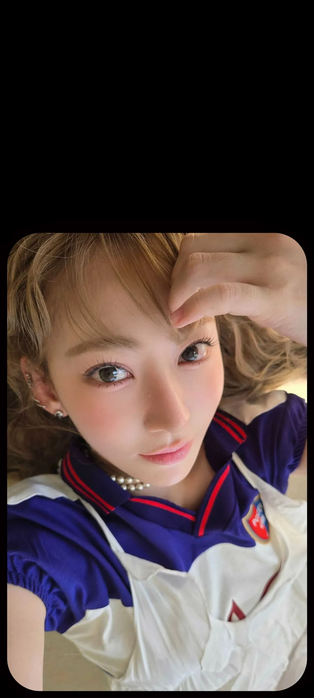 Fond d'écran de verrouillage mobile Sakura Miyawaki 4K HD télécharger — IZ*ONE, LE SSERAFIM
