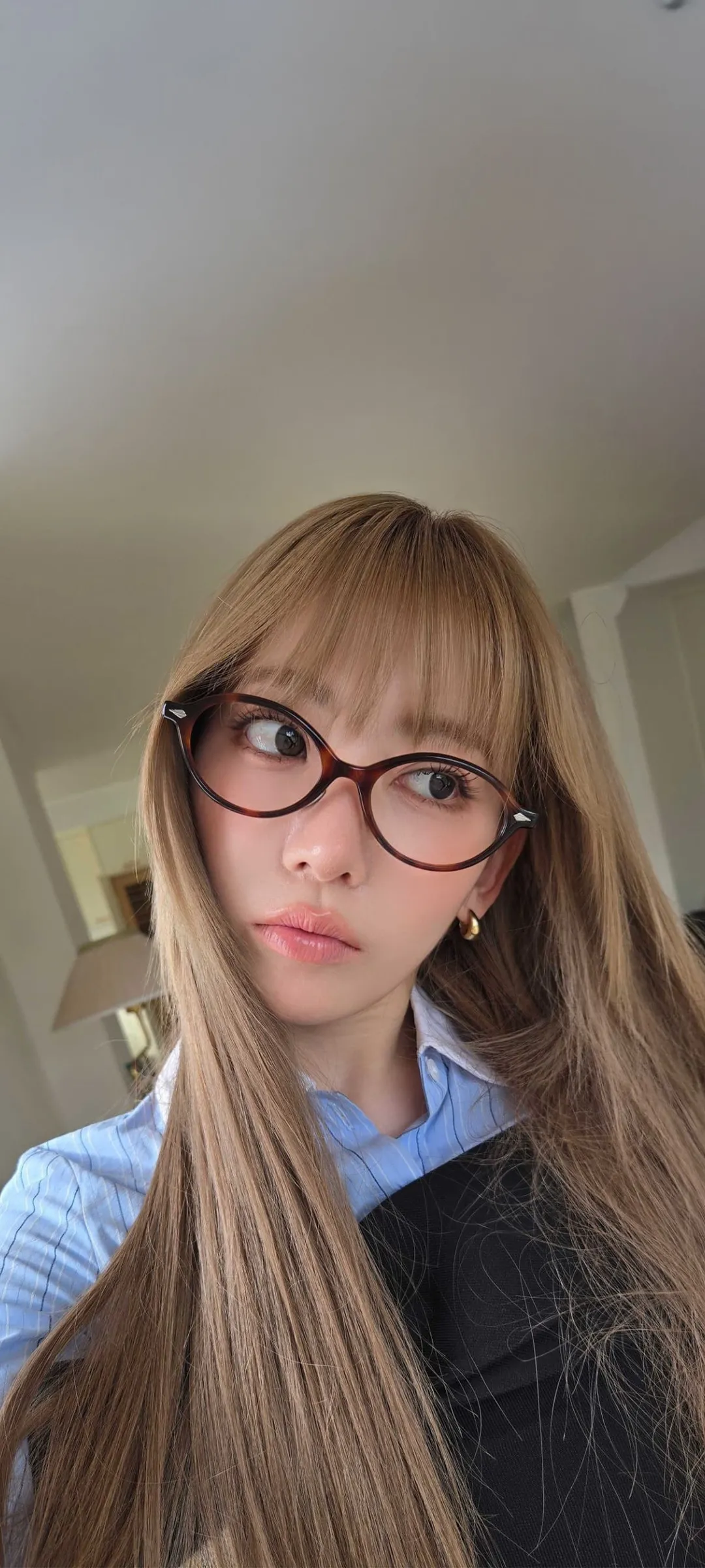 Fond d'écran de verrouillage mobile Sakura Miyawaki 4K HD télécharger — IZ*ONE, LE SSERAFIM