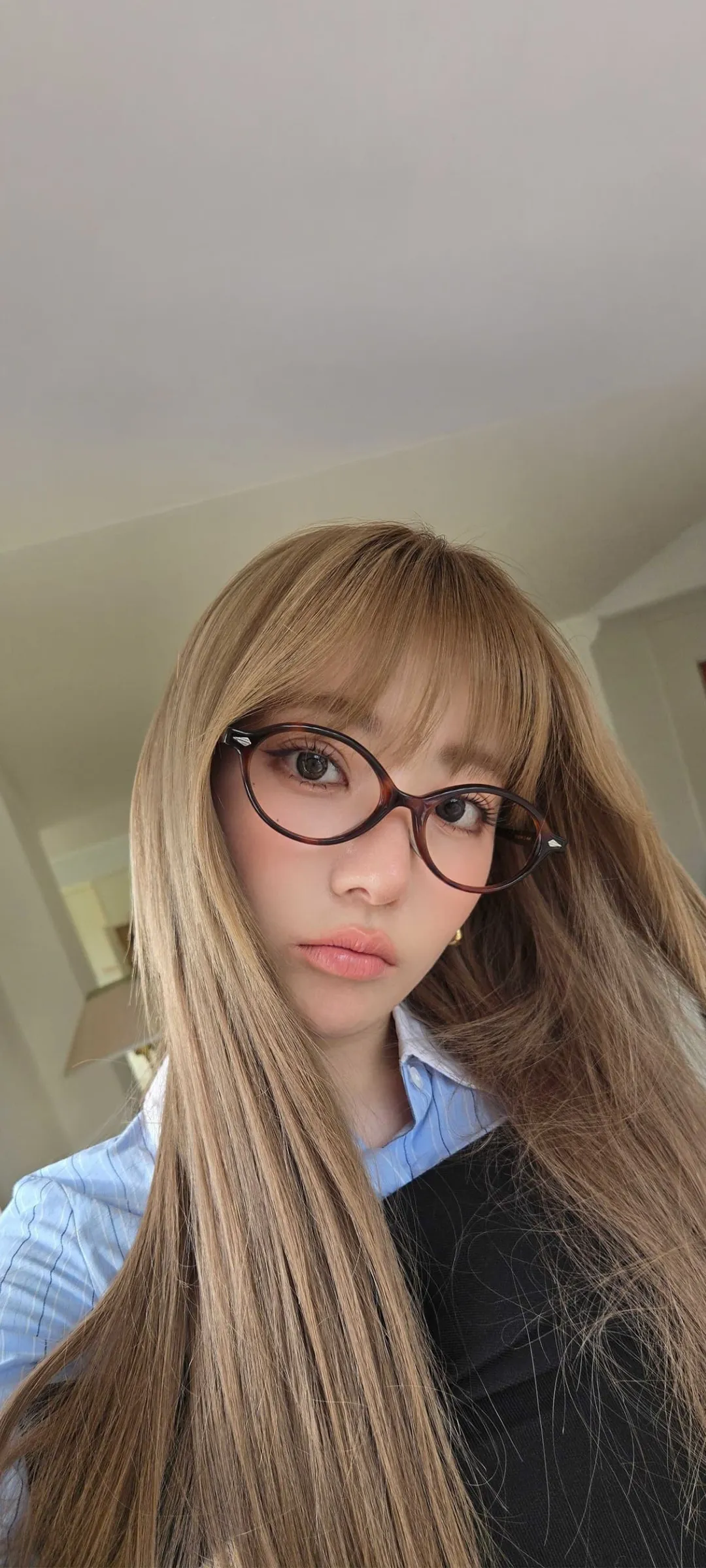 Fond d'écran de verrouillage mobile Sakura Miyawaki 4K HD télécharger — IZ*ONE, LE SSERAFIM