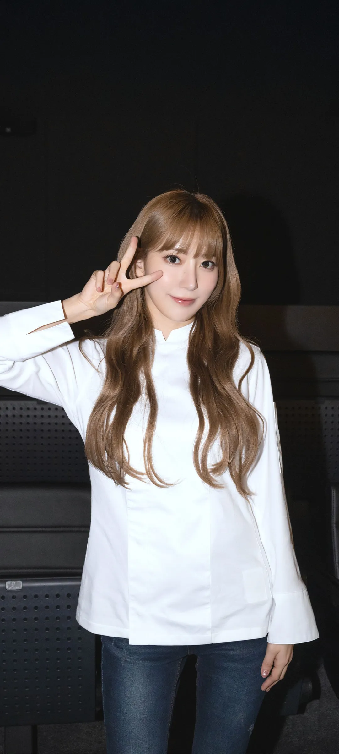 Fond d'écran de verrouillage mobile Sakura Miyawaki 4K HD télécharger — IZ*ONE, LE SSERAFIM