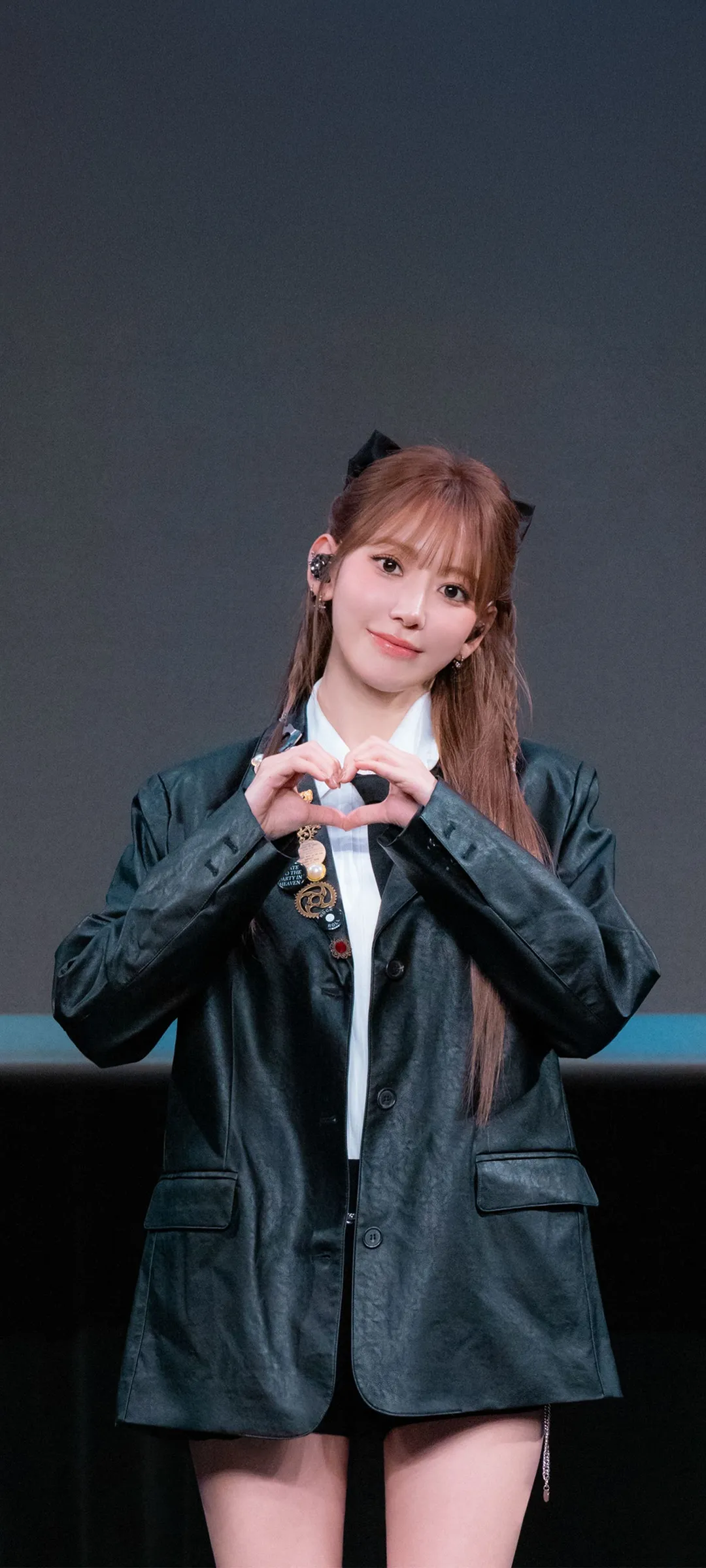 Fond d'écran de verrouillage mobile Sakura Miyawaki 4K HD télécharger — IZ*ONE, LE SSERAFIM