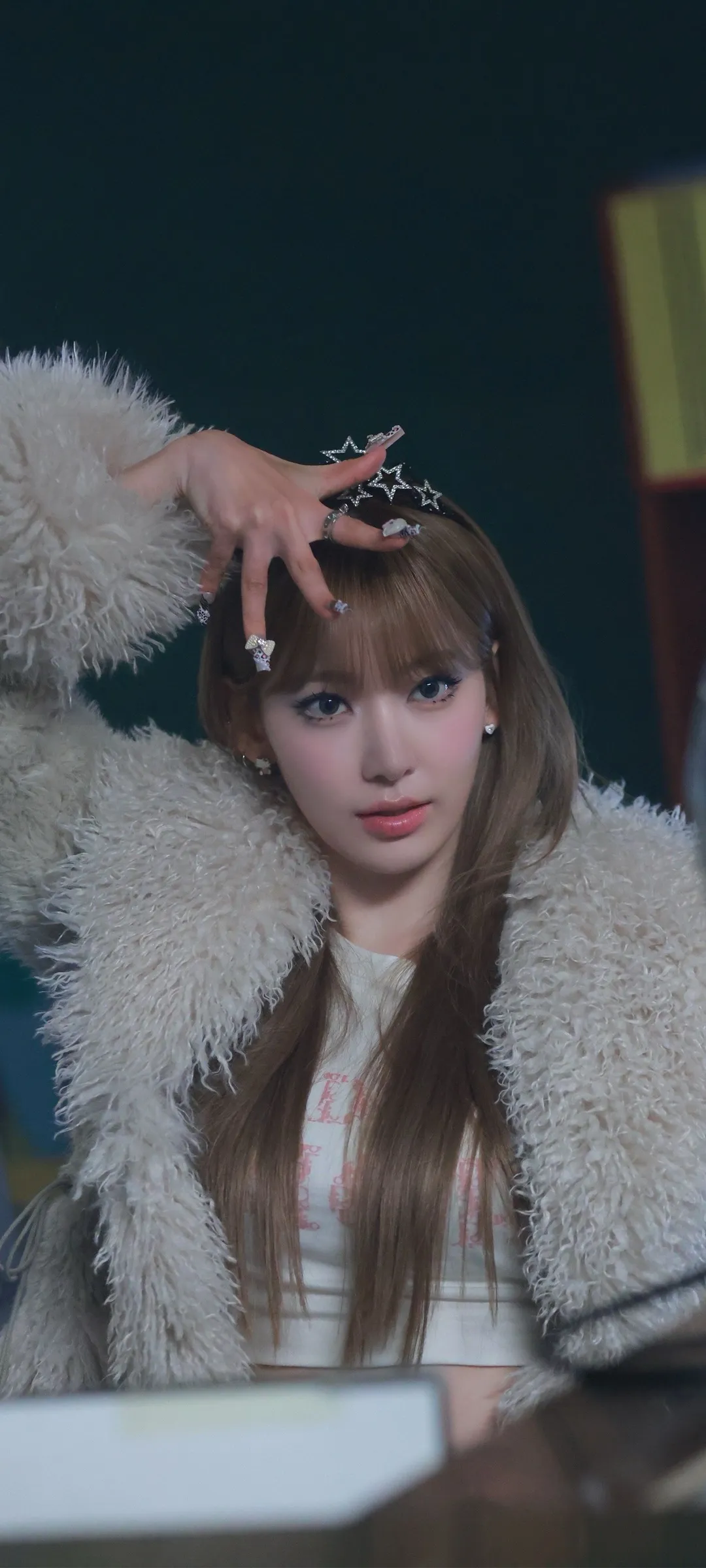 Fond d'écran de verrouillage mobile Sakura Miyawaki 4K HD télécharger — IZ*ONE, LE SSERAFIM