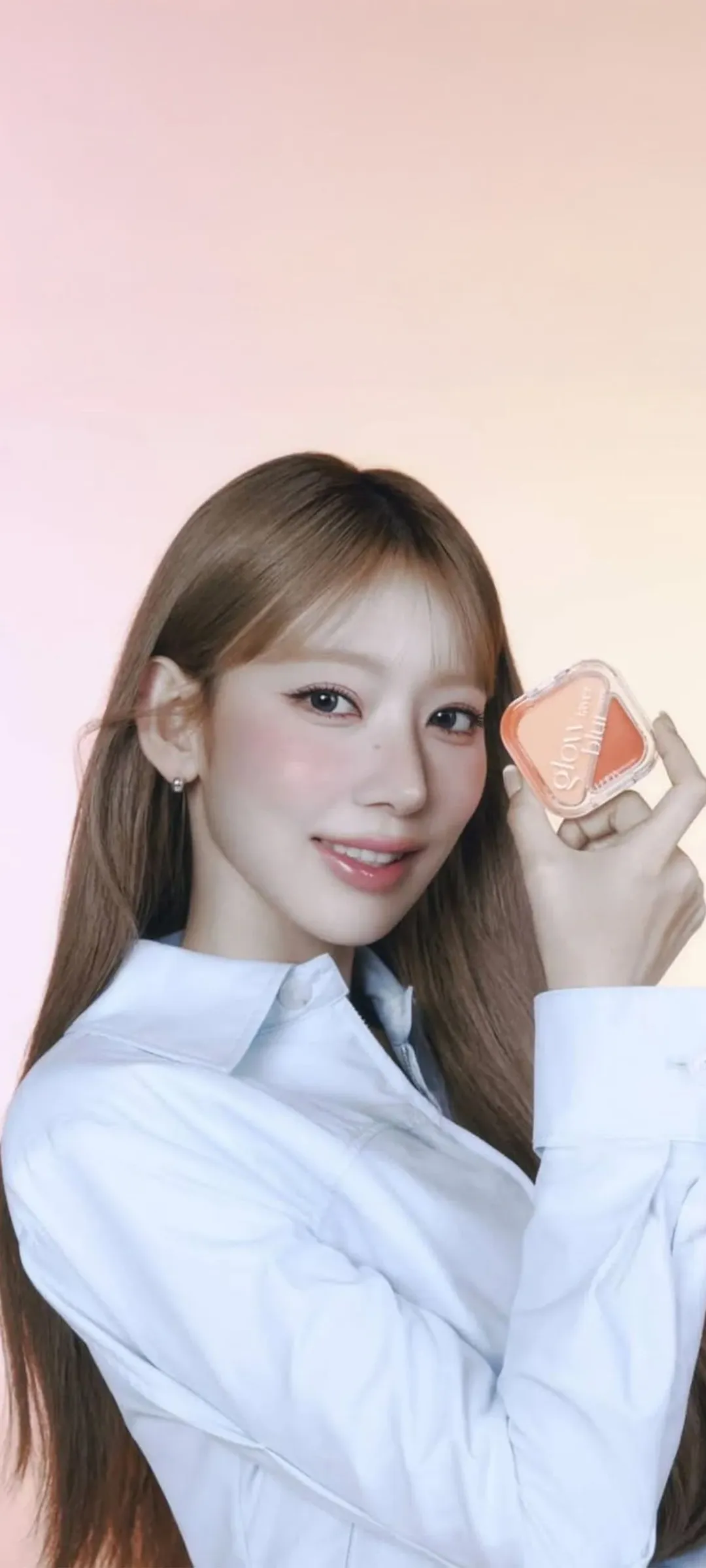 Fond d'écran de verrouillage mobile Sakura Miyawaki 4K HD télécharger — IZ*ONE, LE SSERAFIM