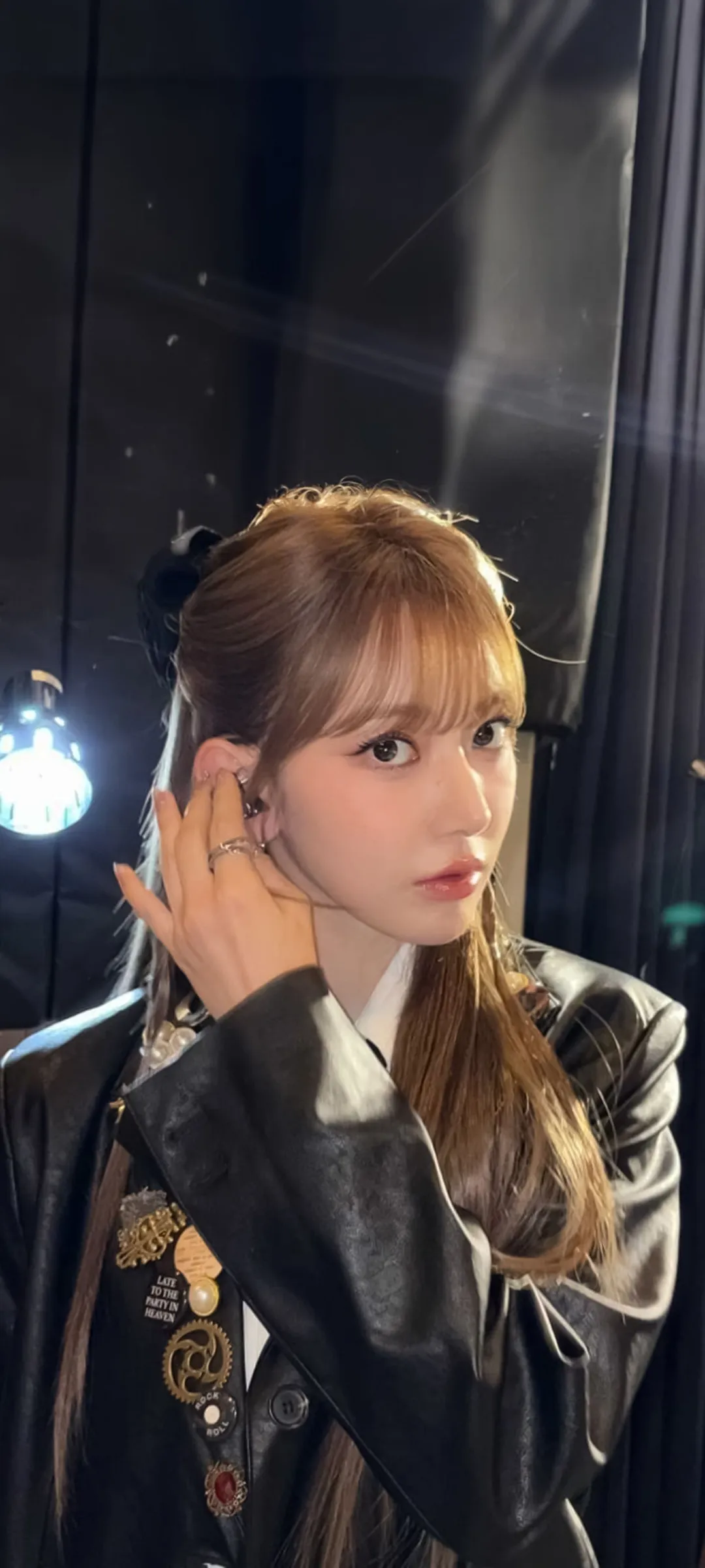 Fond d'écran de verrouillage mobile Sakura Miyawaki 4K HD télécharger — IZ*ONE, LE SSERAFIM