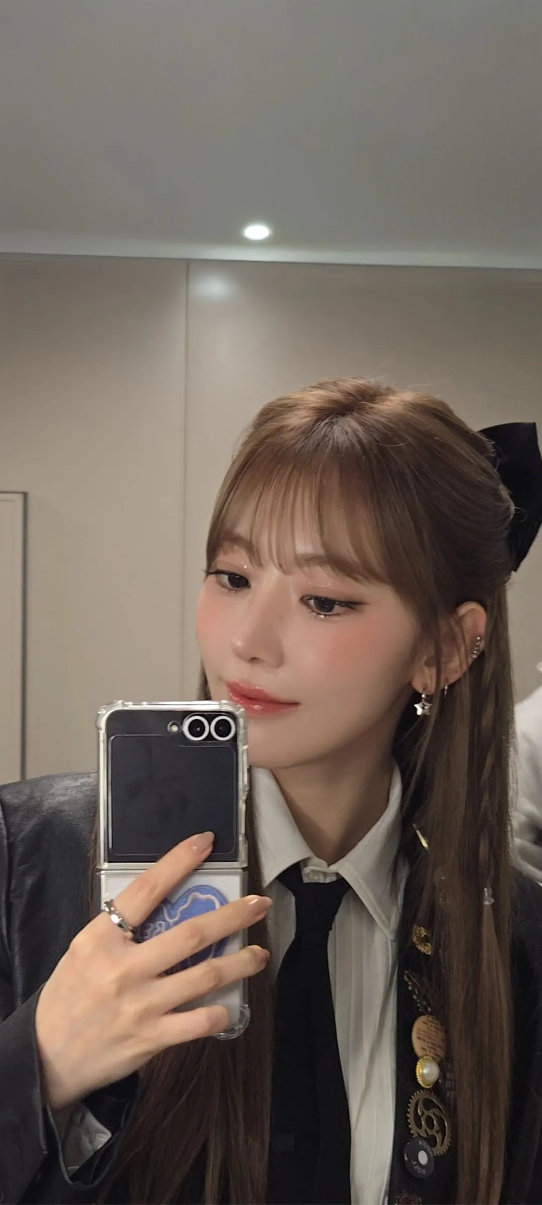 Fond d'écran de verrouillage mobile Sakura Miyawaki 4K HD télécharger — IZ*ONE, LE SSERAFIM