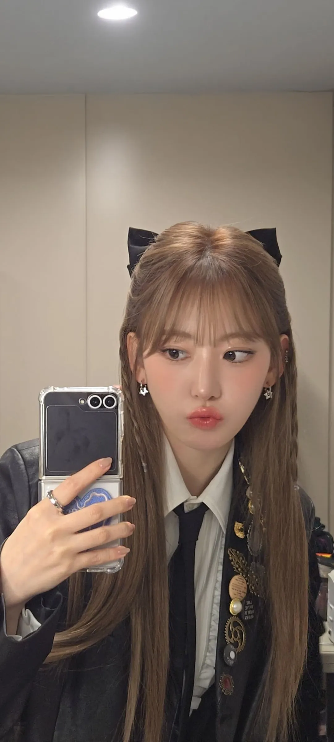 Fond d'écran de verrouillage mobile Sakura Miyawaki 4K HD télécharger — IZ*ONE, LE SSERAFIM