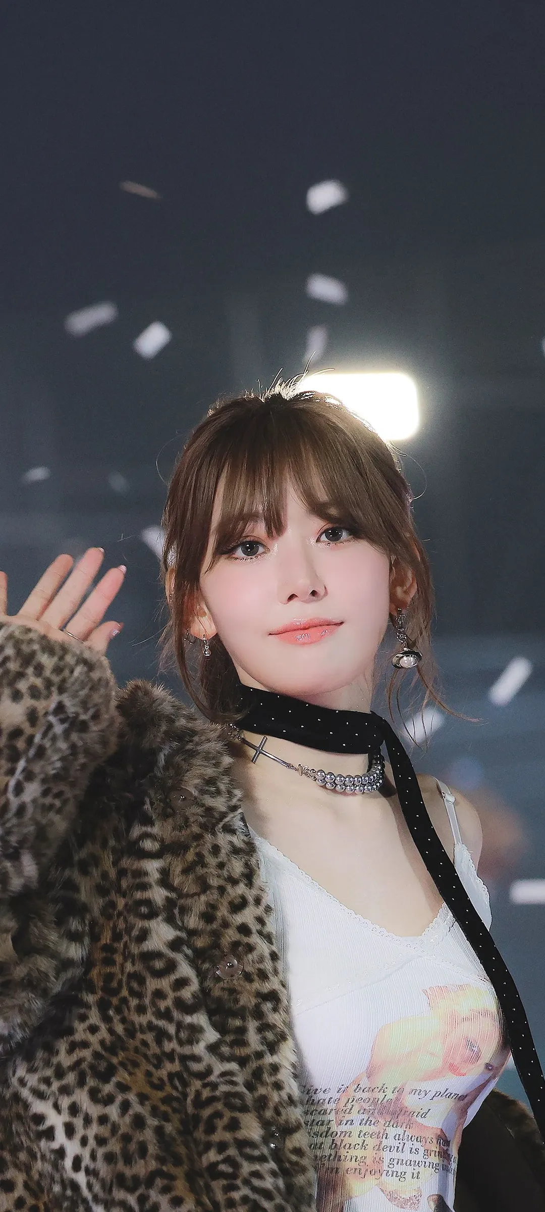 Fond d'écran de verrouillage mobile Sakura Miyawaki 4K HD télécharger — IZ*ONE, LE SSERAFIM