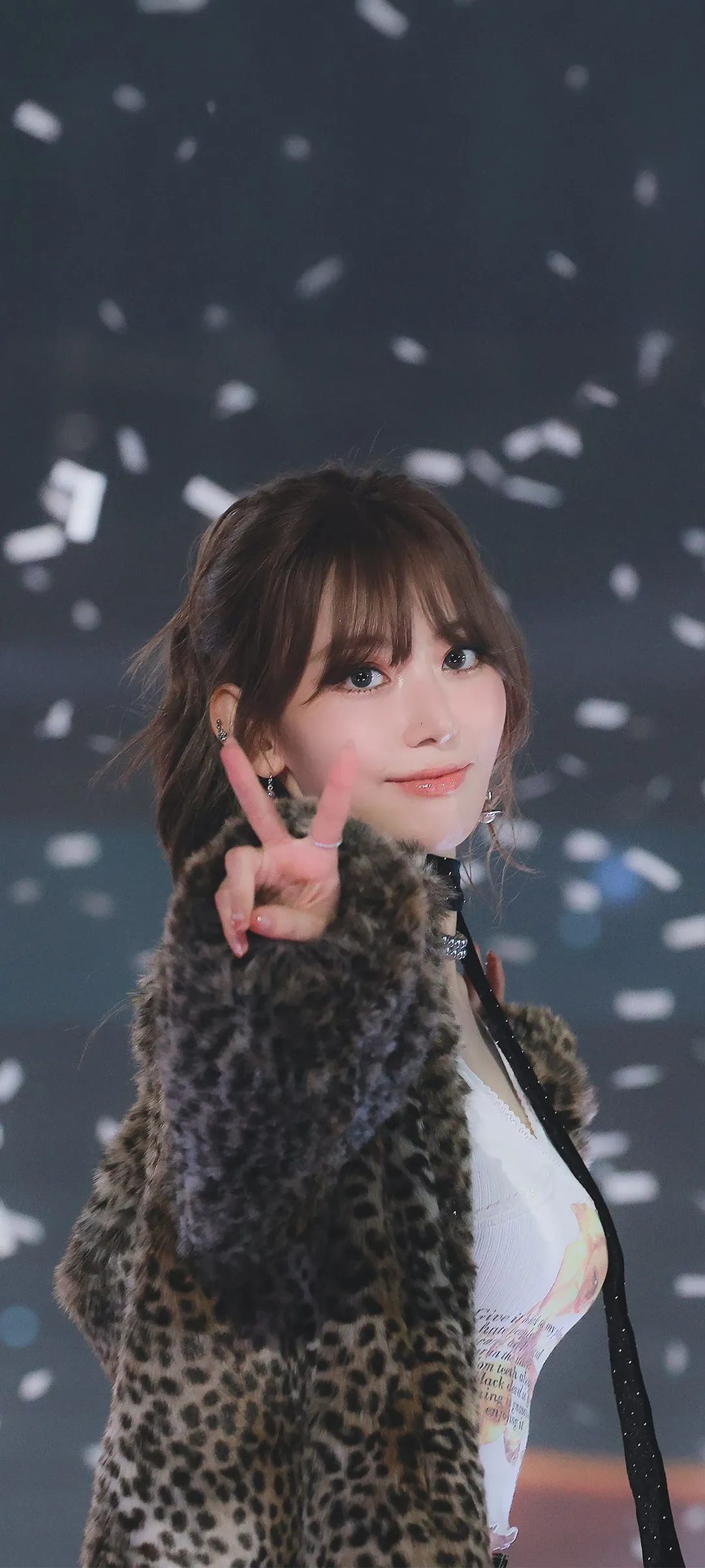 Fond d'écran de verrouillage mobile Sakura Miyawaki 4K HD télécharger — IZ*ONE, LE SSERAFIM