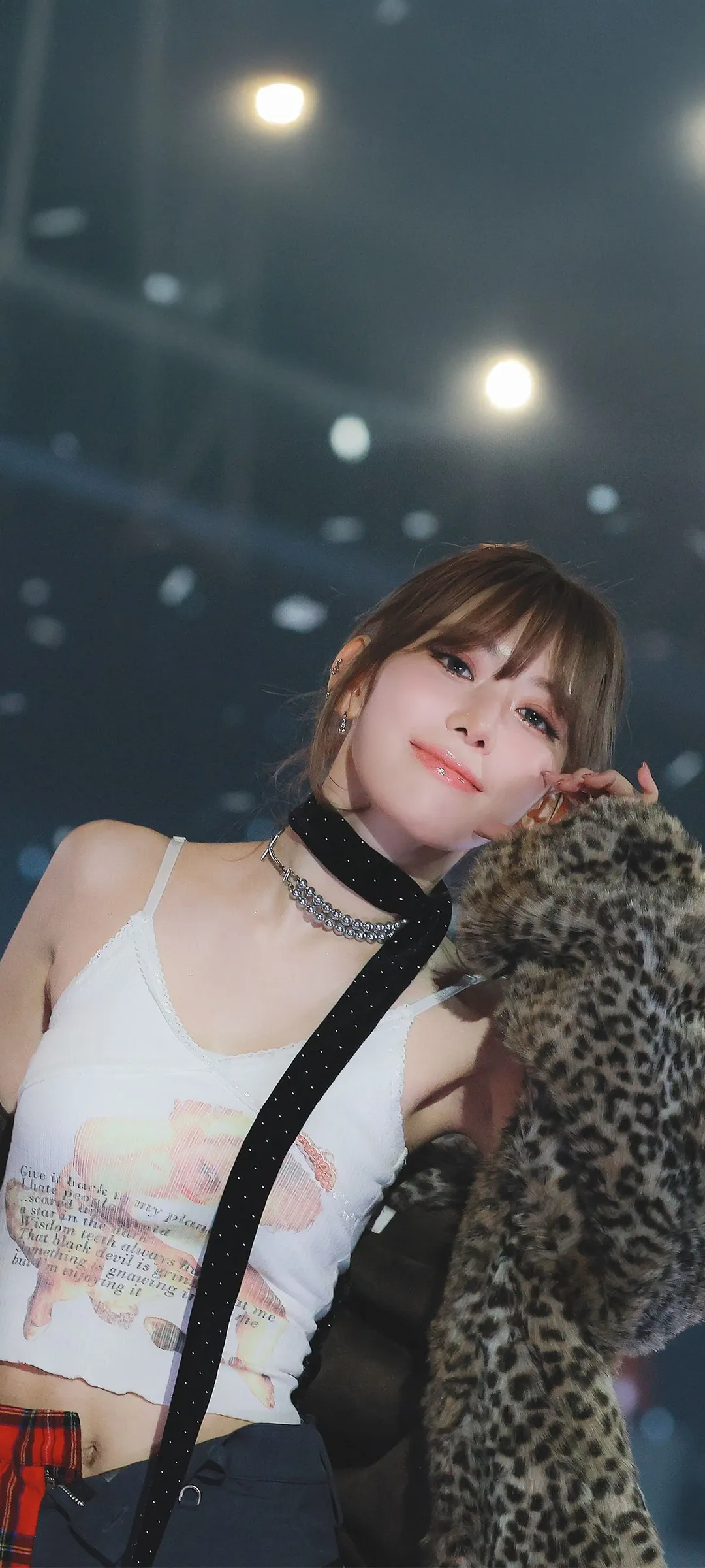 Fond d'écran de verrouillage mobile Sakura Miyawaki 4K HD télécharger — IZ*ONE, LE SSERAFIM