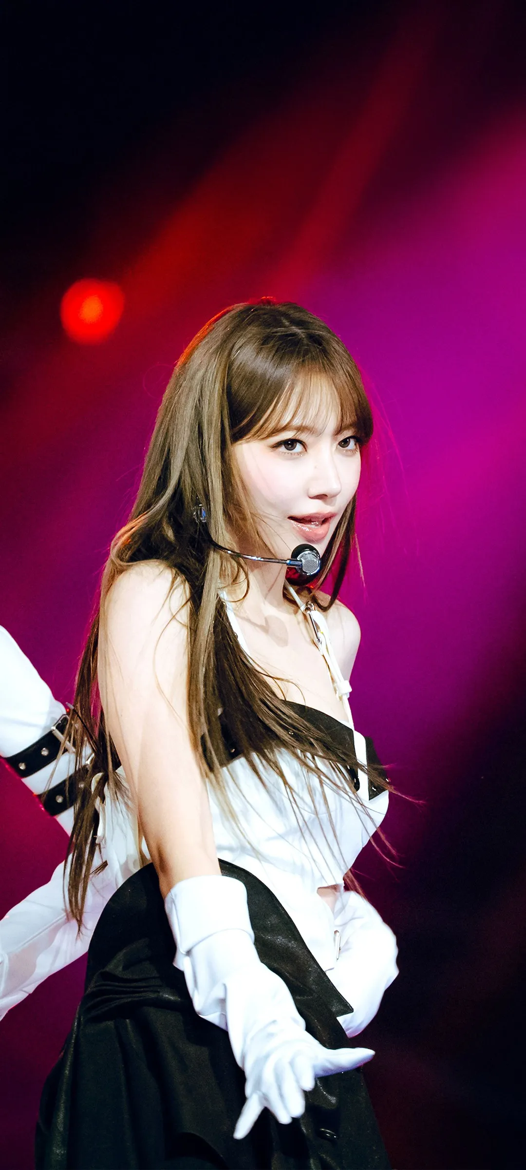 Fond d'écran de verrouillage mobile Sakura Miyawaki 4K HD télécharger — IZ*ONE, LE SSERAFIM