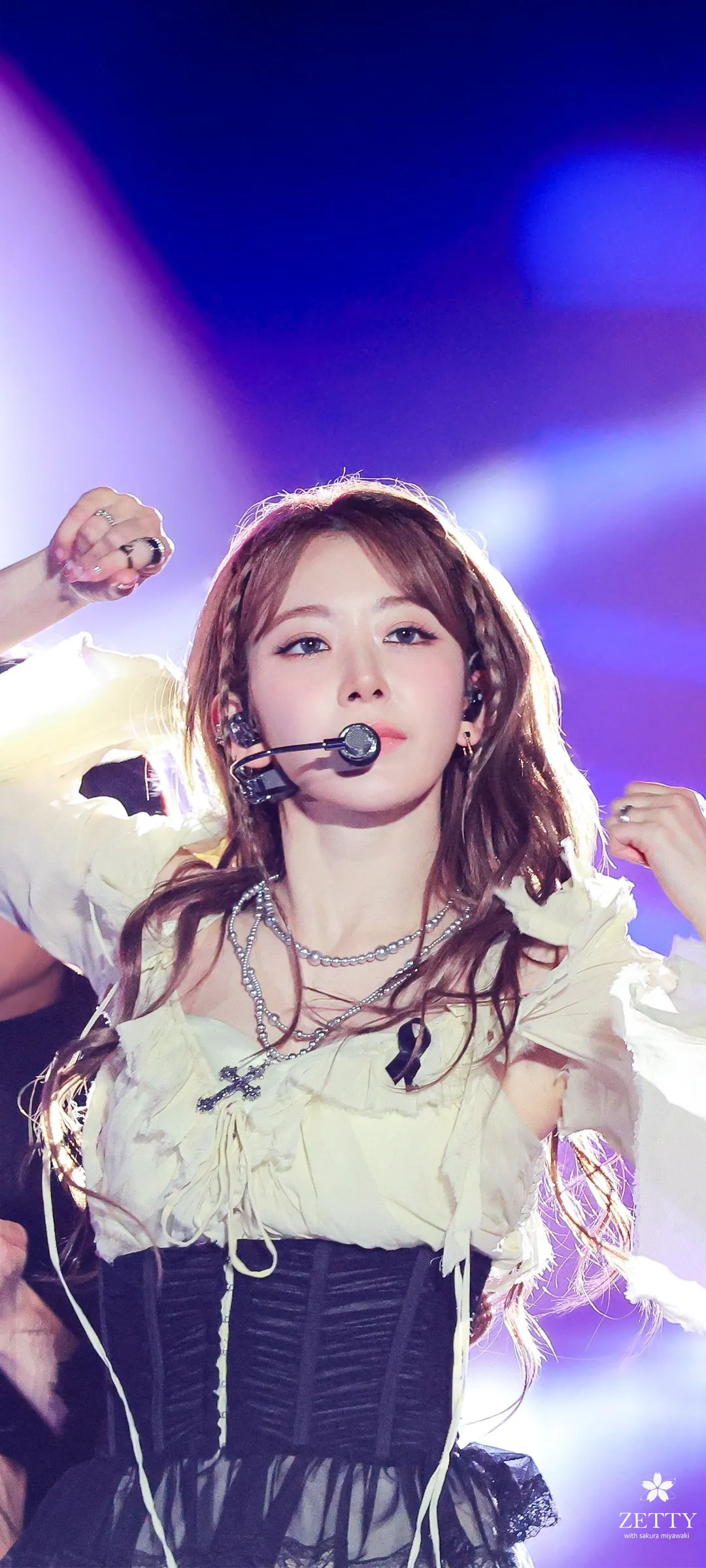 Fond d'écran de verrouillage mobile Sakura Miyawaki 4K HD télécharger — IZ*ONE, LE SSERAFIM