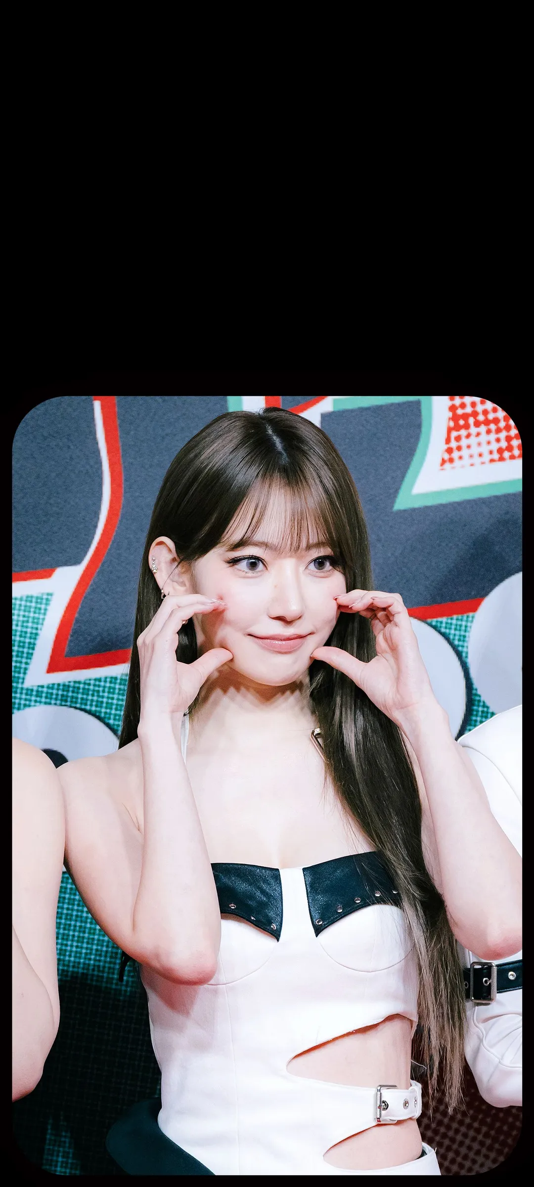 Fond d'écran de verrouillage mobile Sakura Miyawaki 4K HD télécharger — IZ*ONE, LE SSERAFIM