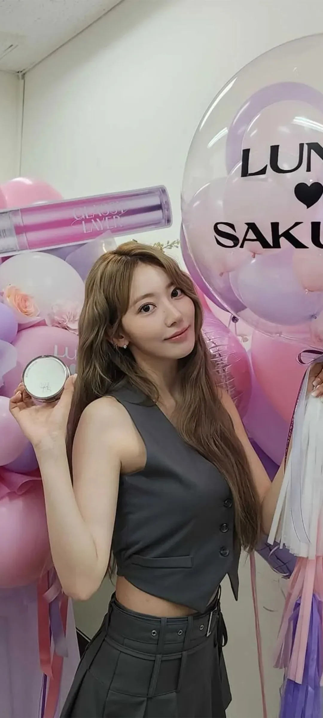 Fond d'écran de verrouillage mobile Sakura Miyawaki 4K HD télécharger — IZ*ONE, LE SSERAFIM