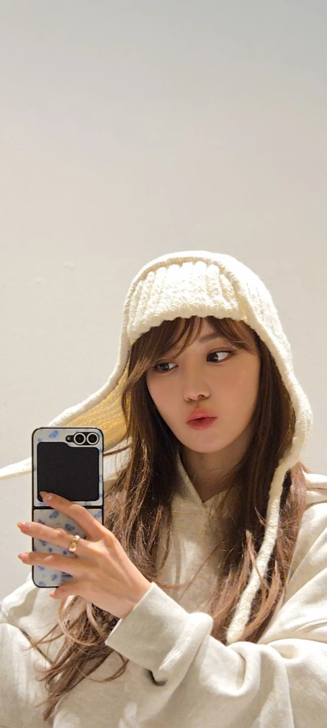 Fond d'écran de verrouillage mobile Sakura Miyawaki 4K HD télécharger — IZ*ONE, LE SSERAFIM