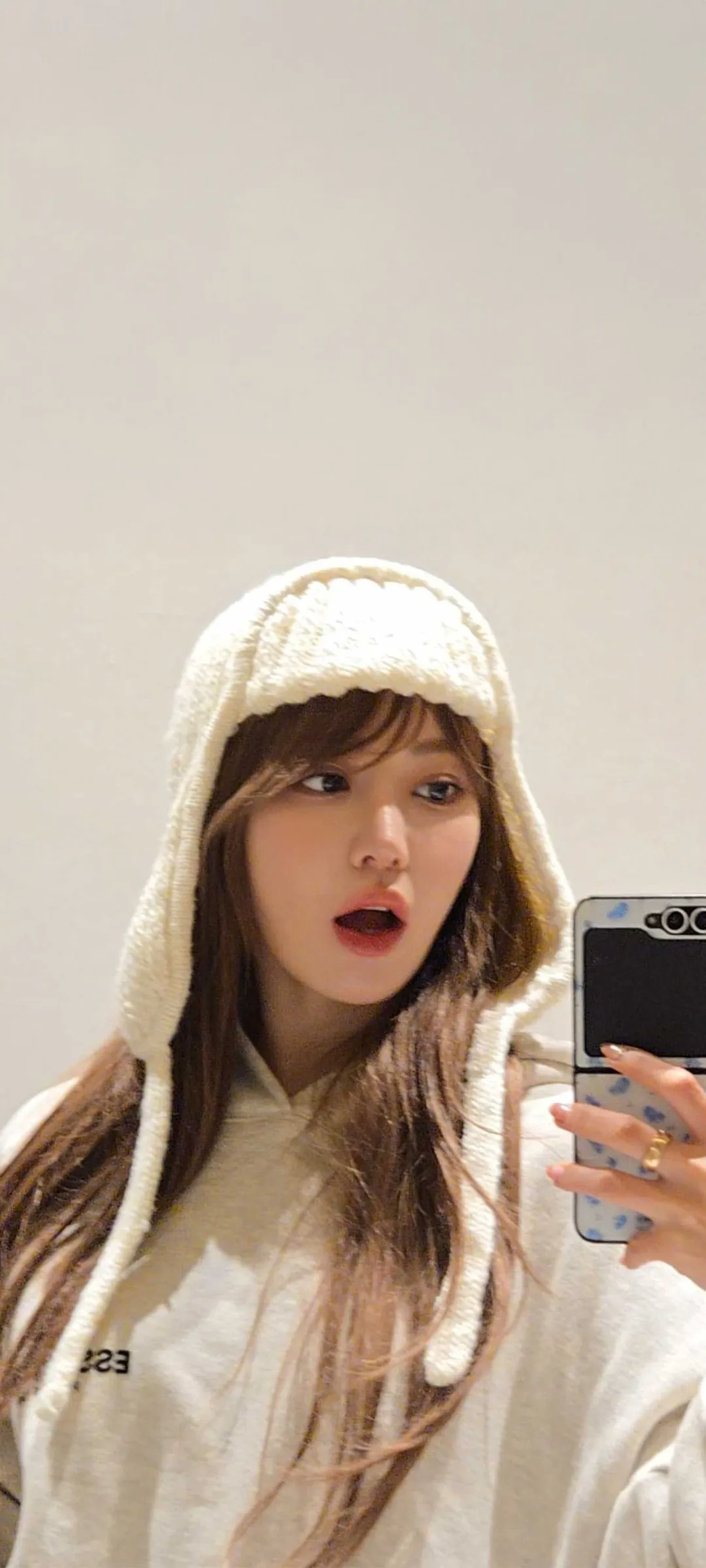 Fond d'écran de verrouillage mobile Sakura Miyawaki 4K HD télécharger — IZ*ONE, LE SSERAFIM