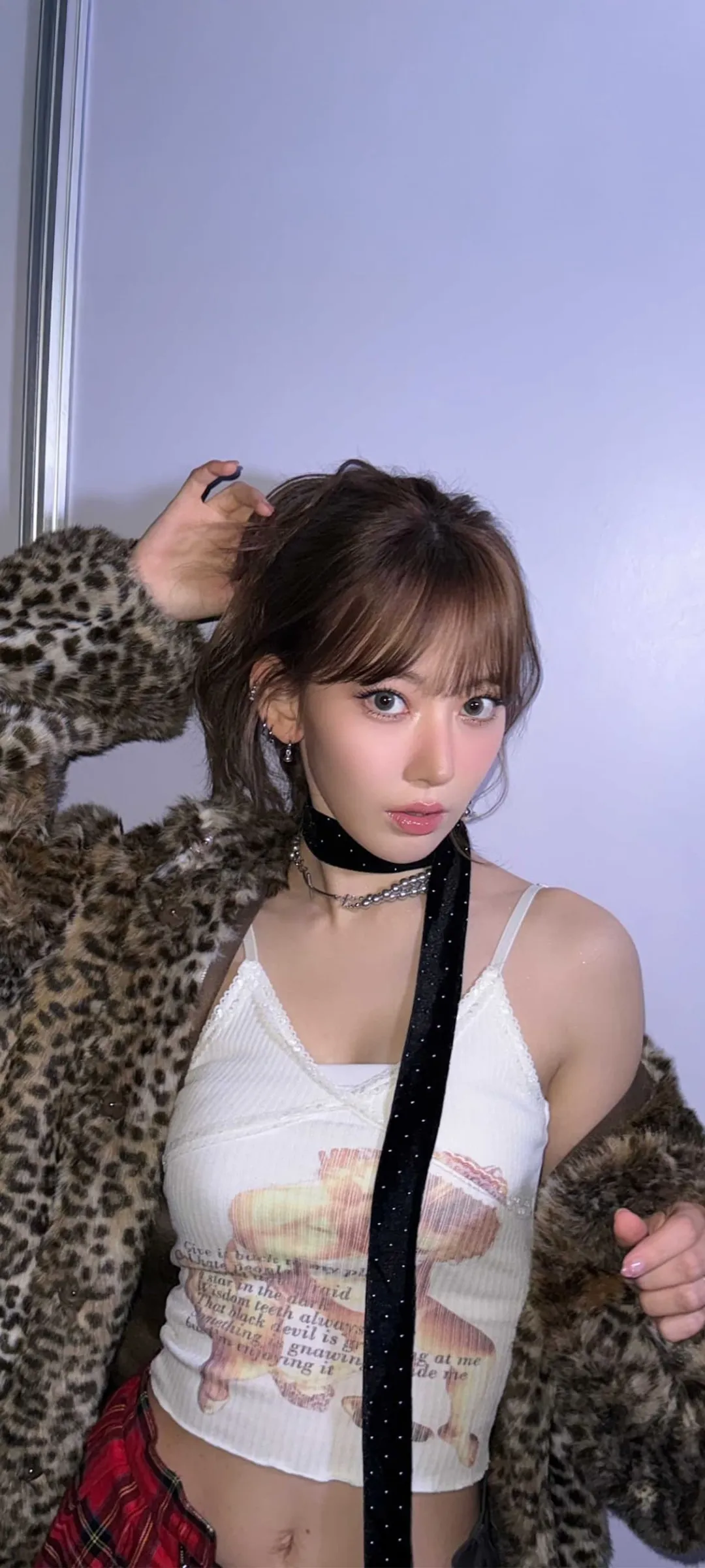 Fond d'écran de verrouillage mobile Sakura Miyawaki 4K HD télécharger — IZ*ONE, LE SSERAFIM