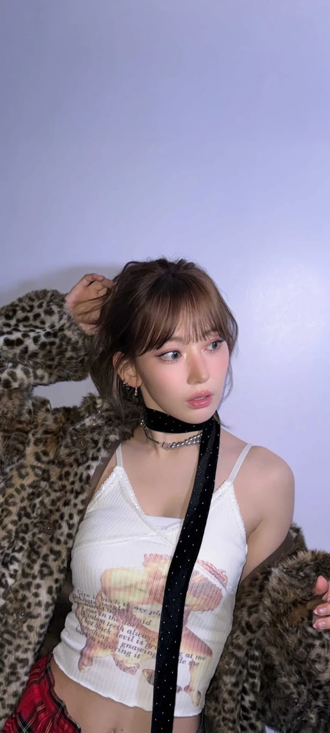 Fond d'écran de verrouillage mobile Sakura Miyawaki 4K HD télécharger — IZ*ONE, LE SSERAFIM