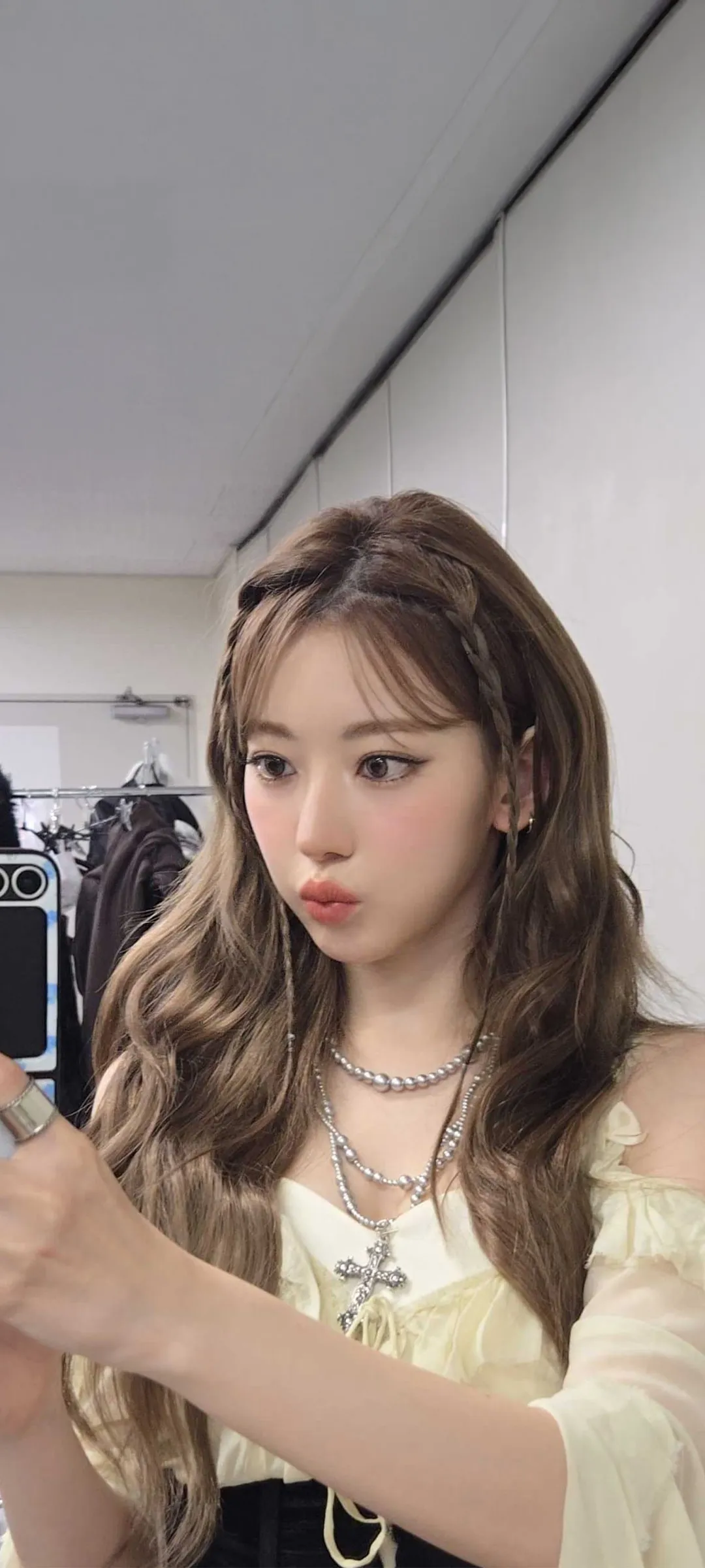 Fond d'écran de verrouillage mobile Sakura Miyawaki 4K HD télécharger — IZ*ONE, LE SSERAFIM