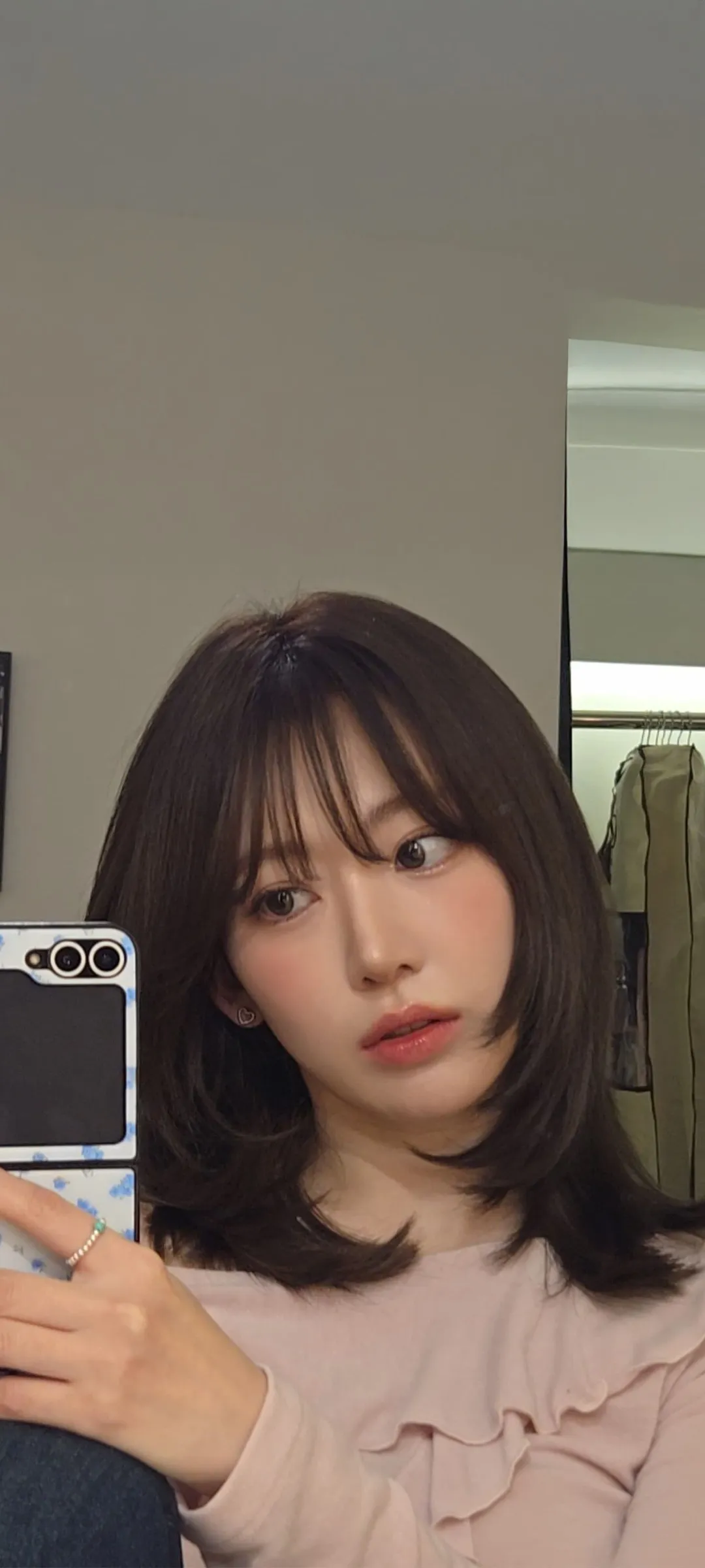 Fond d'écran de verrouillage mobile Sakura Miyawaki 4K HD télécharger — IZ*ONE, LE SSERAFIM