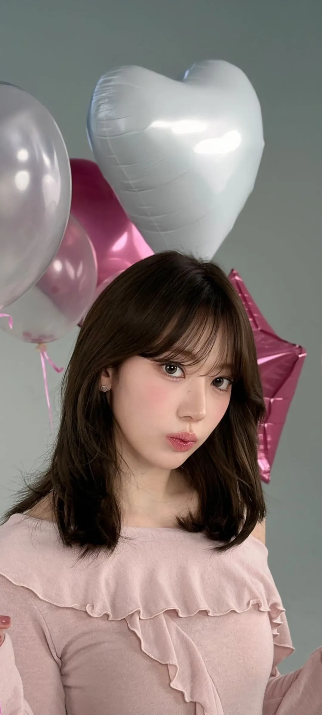 Fond d'écran de verrouillage mobile Sakura Miyawaki 4K HD télécharger — IZ*ONE, LE SSERAFIM