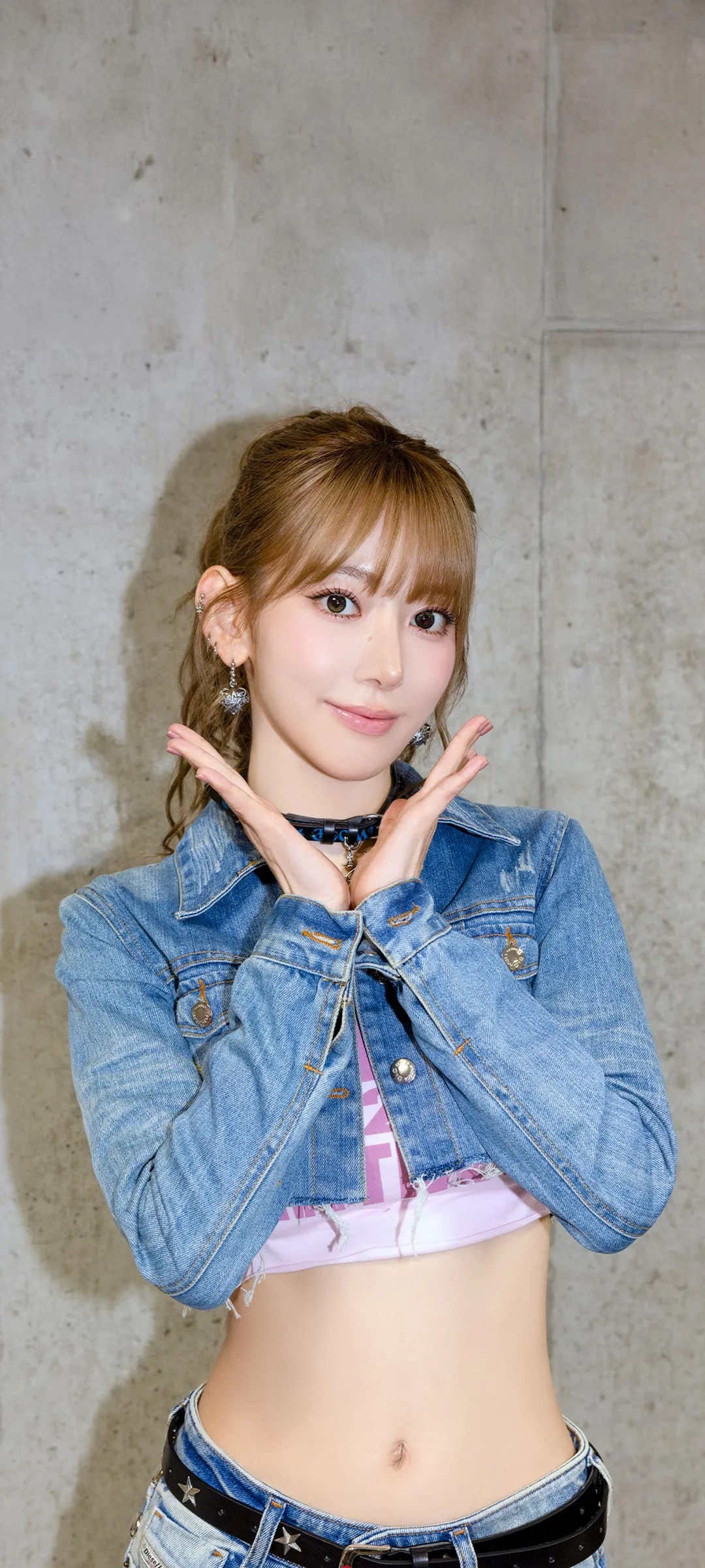 Fond d'écran de verrouillage mobile Sakura Miyawaki 4K HD télécharger — IZ*ONE, LE SSERAFIM
