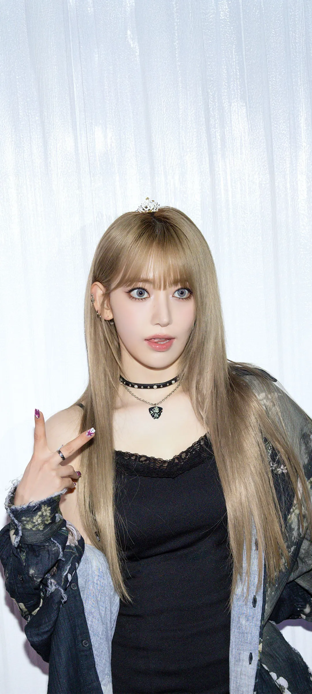 Fond d'écran de verrouillage mobile Sakura Miyawaki 4K HD télécharger — IZ*ONE, LE SSERAFIM