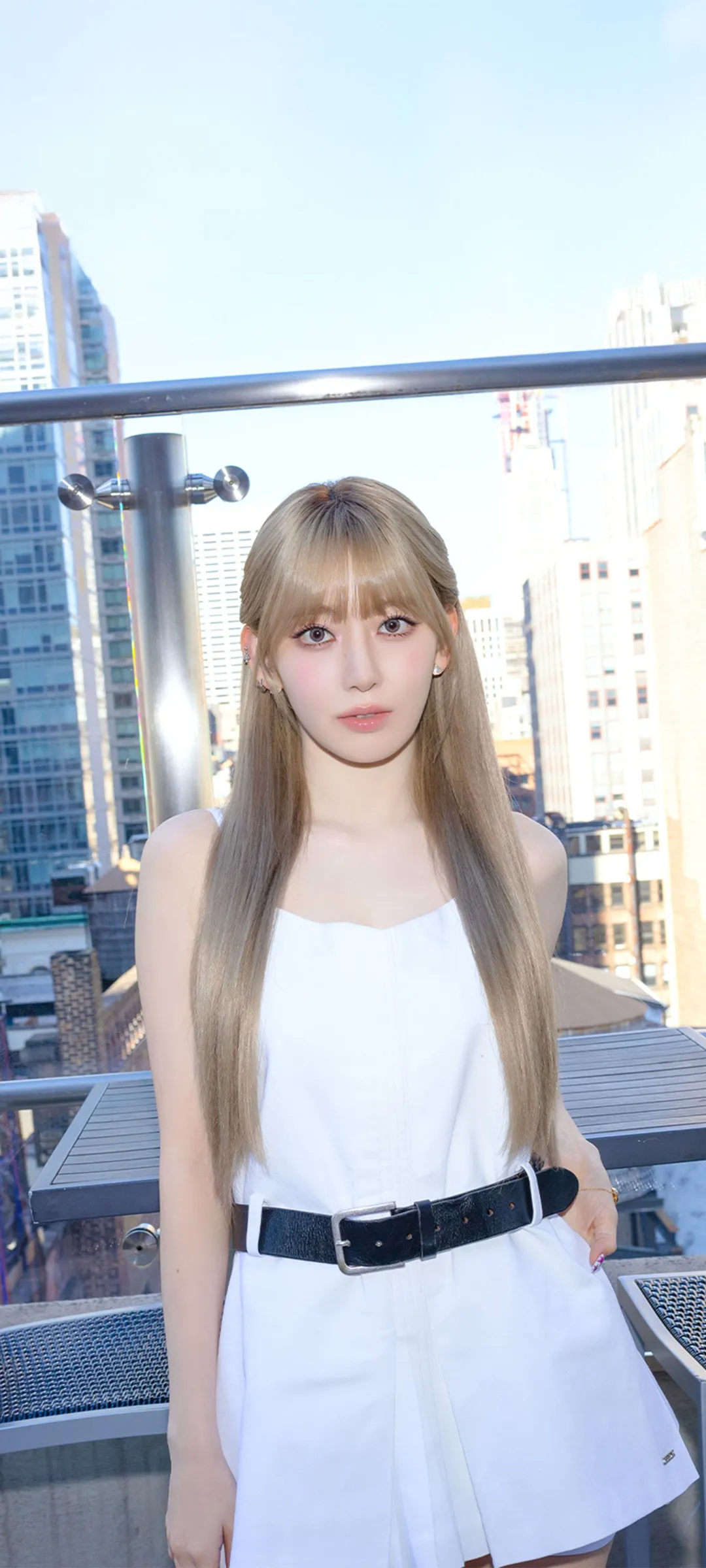 Fond d'écran de verrouillage mobile Sakura Miyawaki 4K HD télécharger — IZ*ONE, LE SSERAFIM