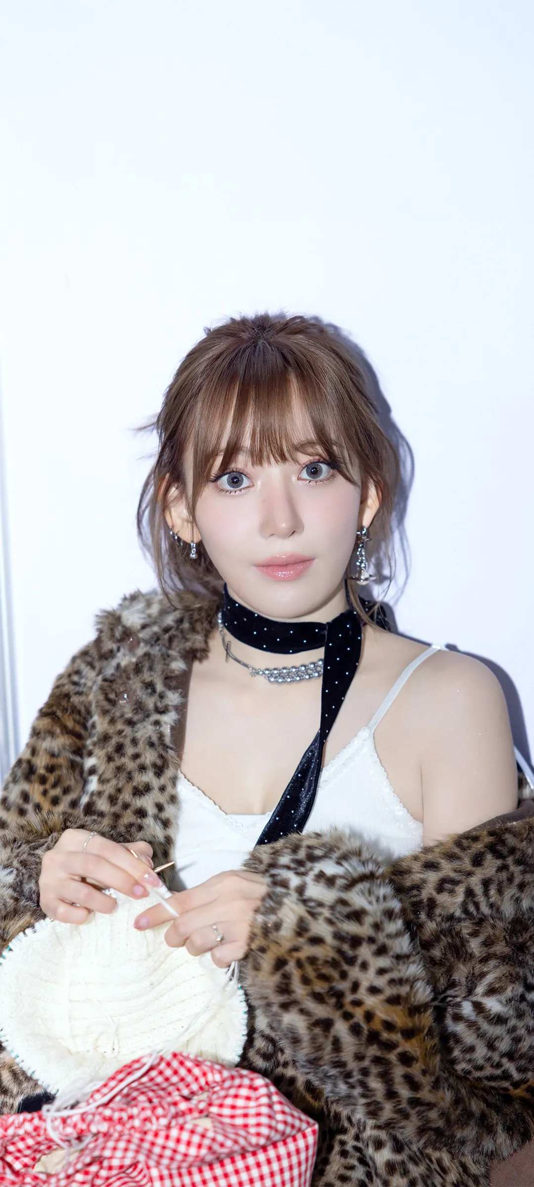 Fond d'écran de verrouillage mobile Sakura Miyawaki 4K HD télécharger — IZ*ONE, LE SSERAFIM