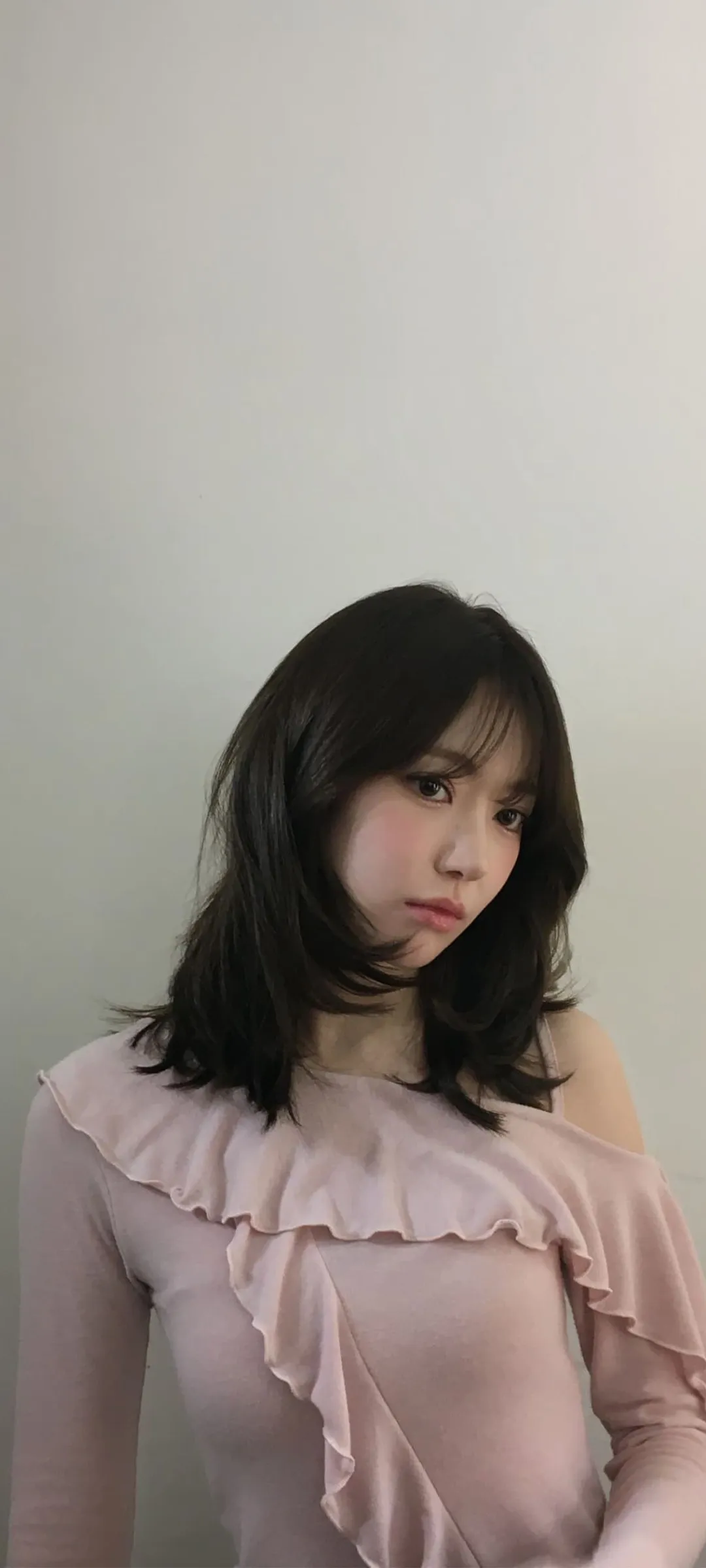 Fond d'écran de verrouillage mobile Sakura Miyawaki 4K HD télécharger — IZ*ONE, LE SSERAFIM