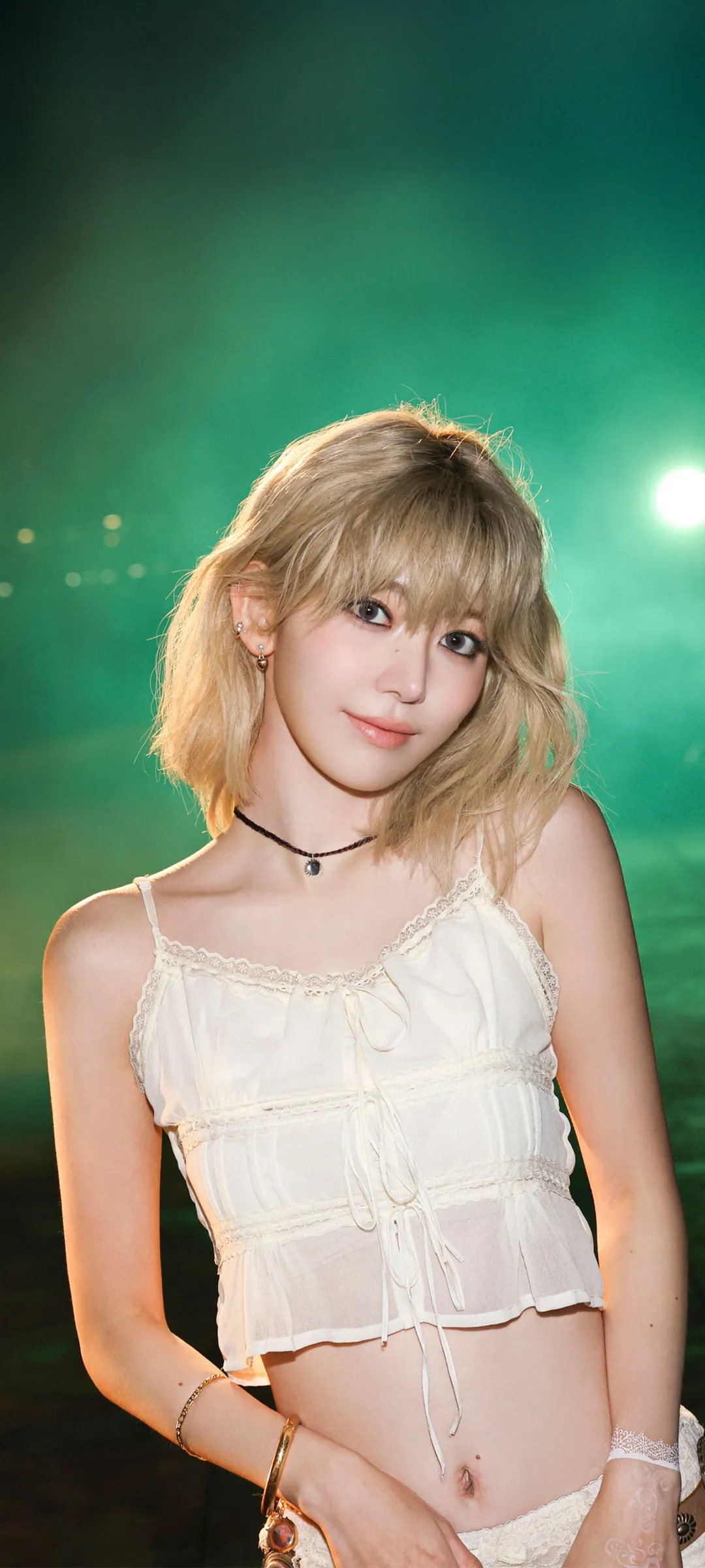 Fond d'écran de verrouillage mobile Sakura Miyawaki 4K HD télécharger — IZ*ONE, LE SSERAFIM