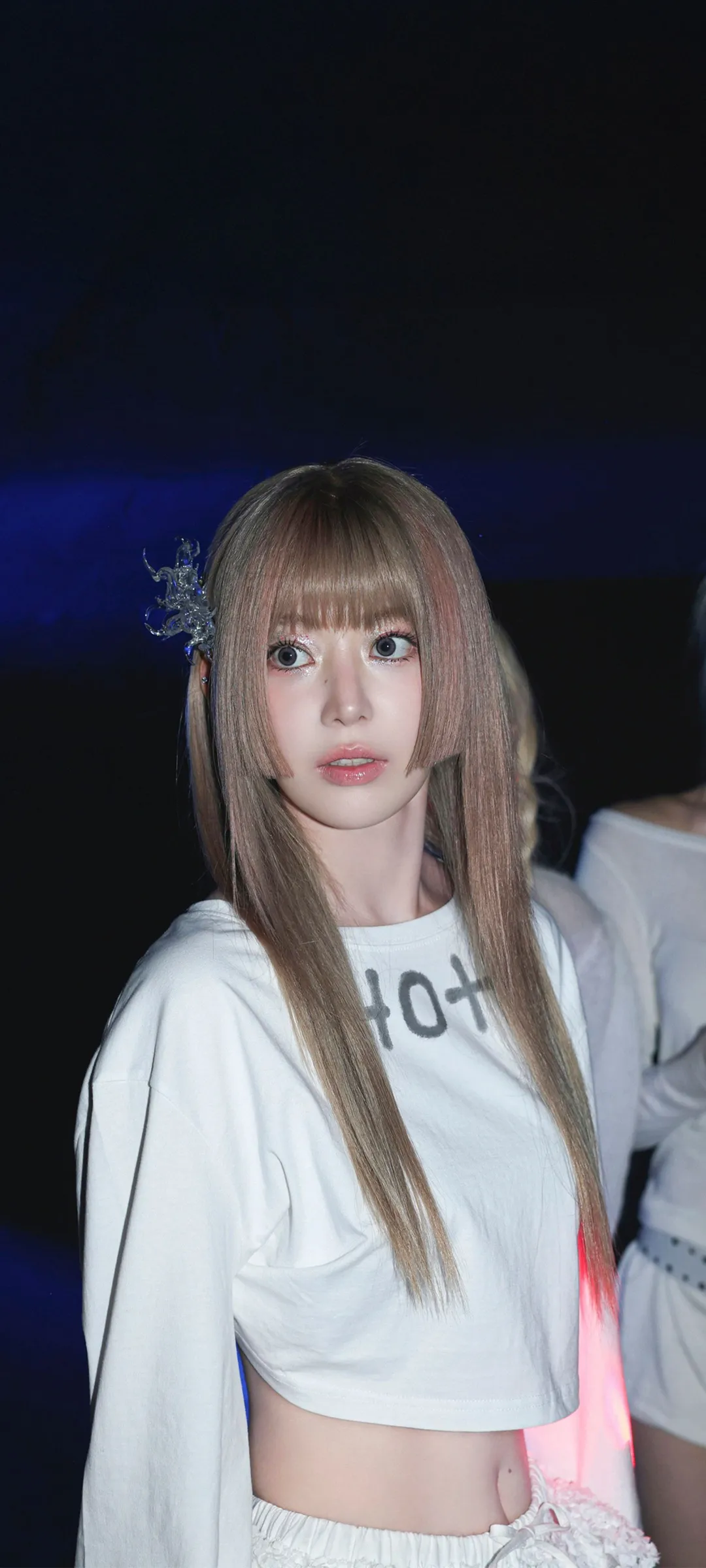 Fond d'écran de verrouillage mobile Sakura Miyawaki 4K HD télécharger — IZ*ONE, LE SSERAFIM