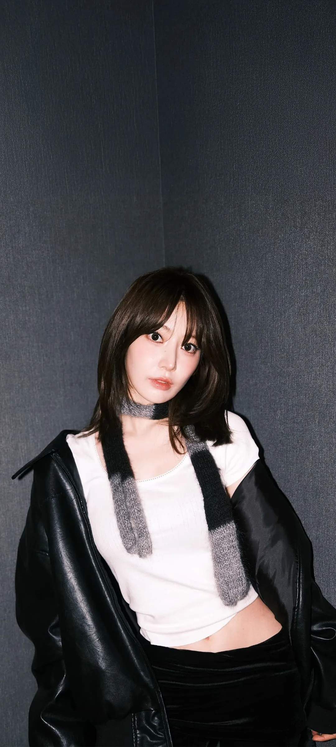 Fond d'écran de verrouillage mobile Sakura Miyawaki 4K HD télécharger — IZ*ONE, LE SSERAFIM