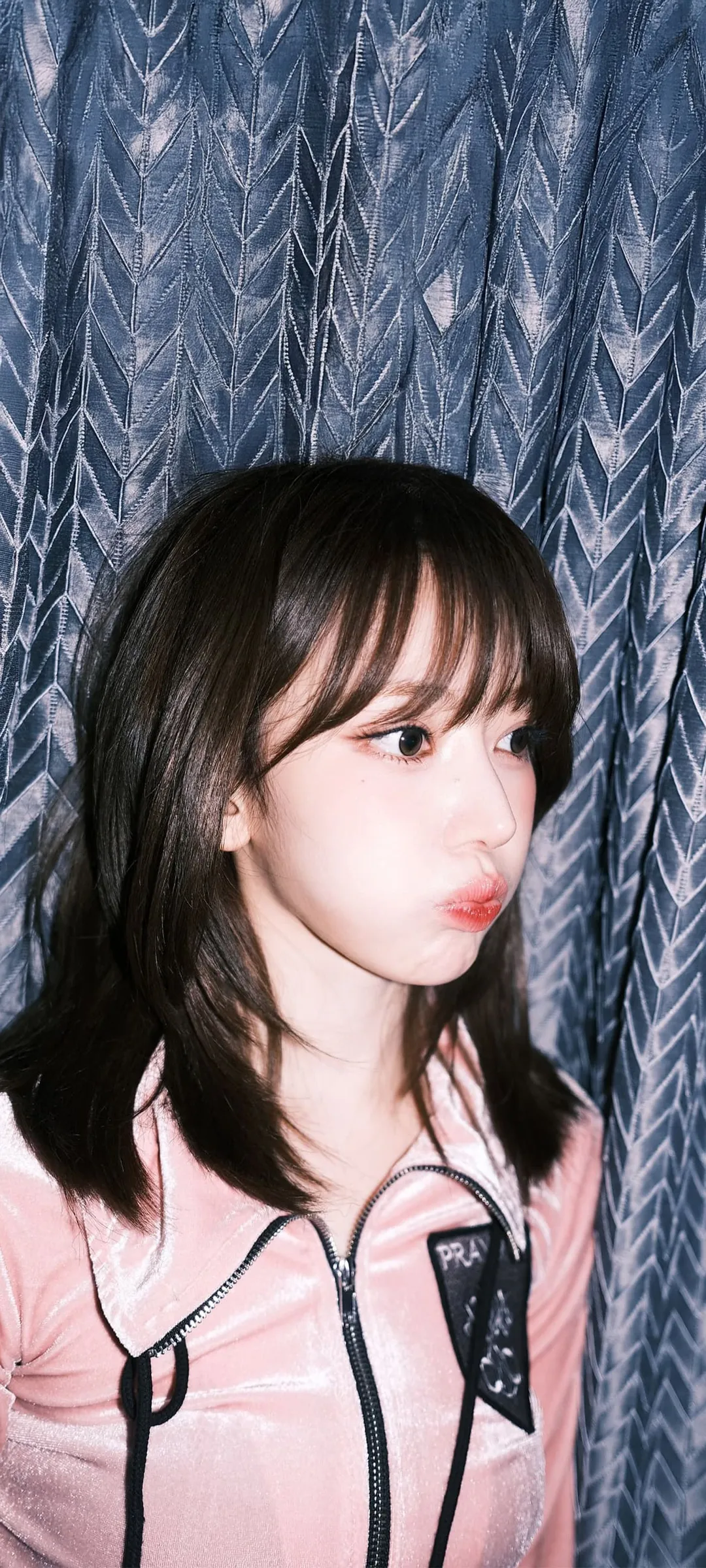 Fond d'écran de verrouillage mobile Sakura Miyawaki 4K HD télécharger — IZ*ONE, LE SSERAFIM