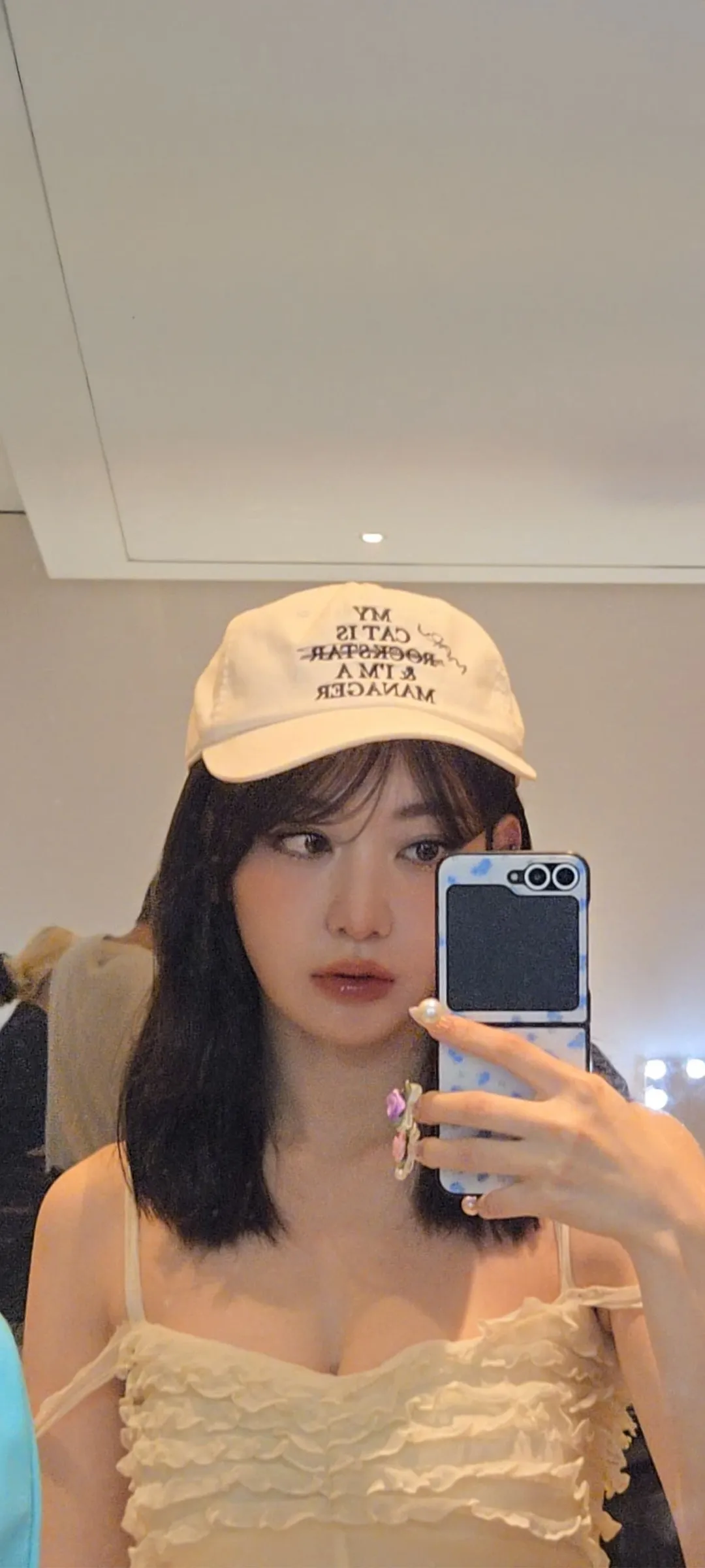 Fond d'écran de verrouillage mobile Sakura Miyawaki 4K HD télécharger — IZ*ONE, LE SSERAFIM